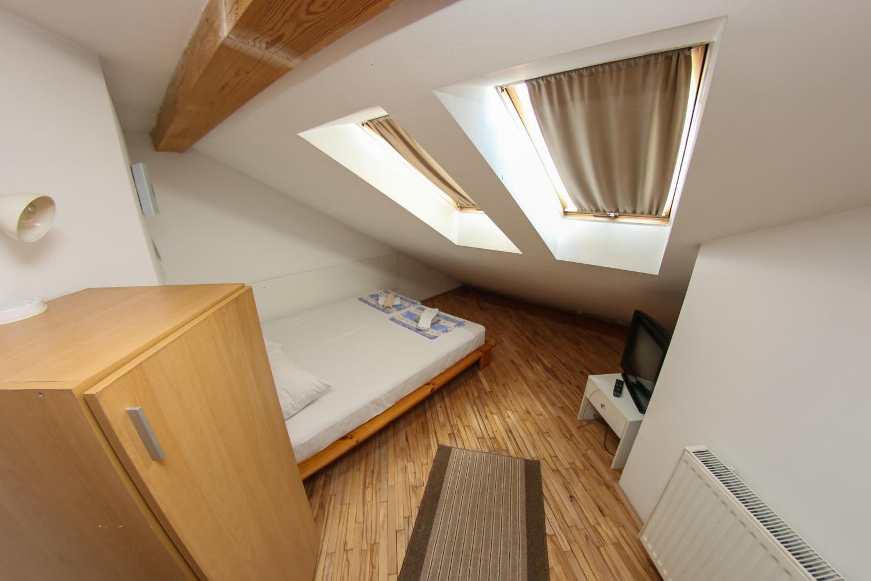 Economy Double Room photo 3