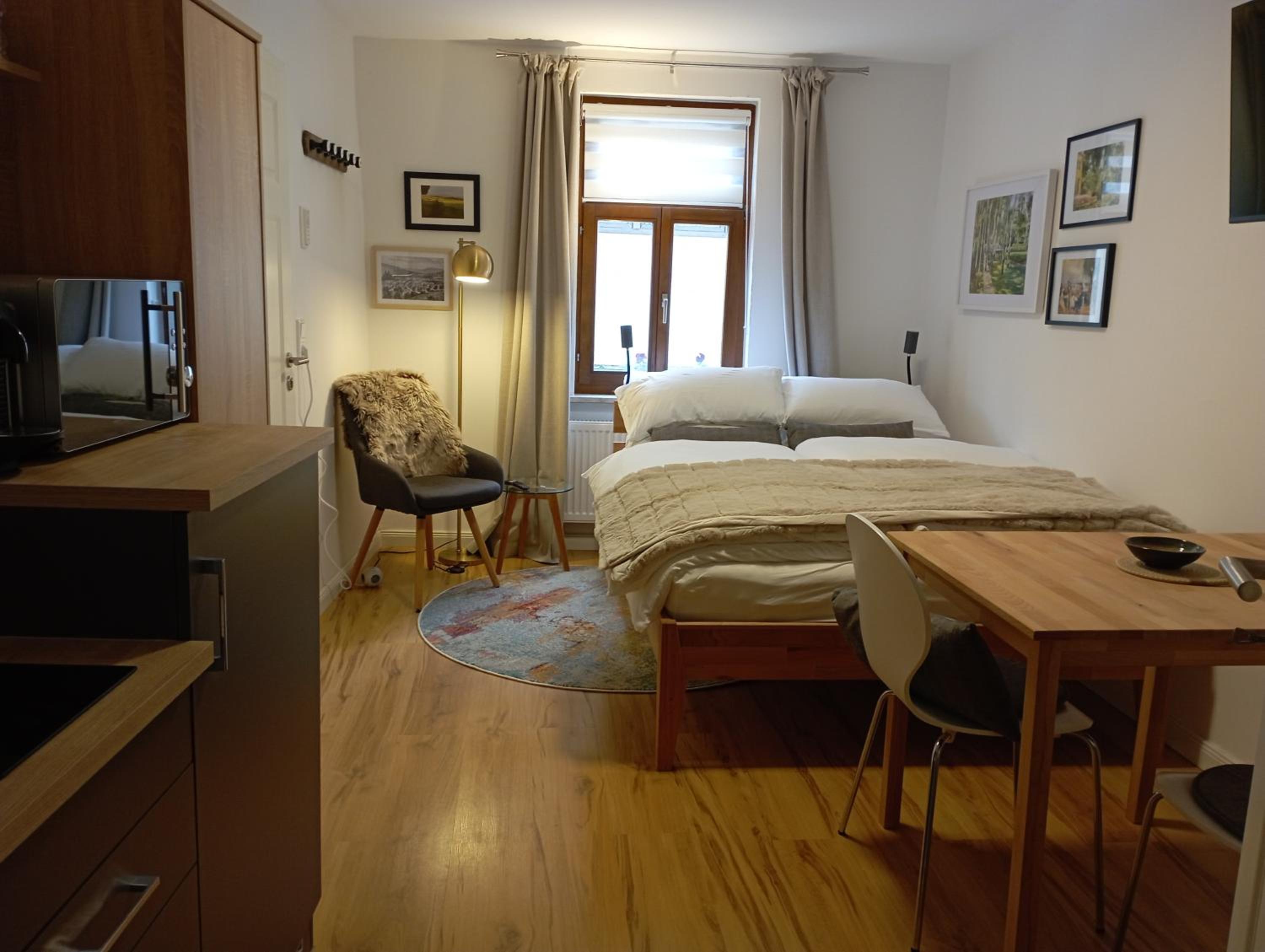 Studio- suitable for Single Occupancy photo 1