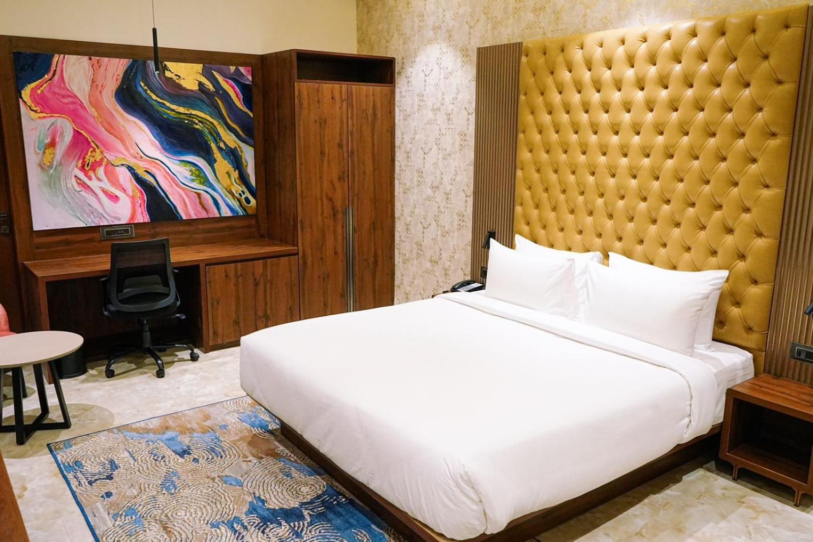 Executive Room - Photo 4
