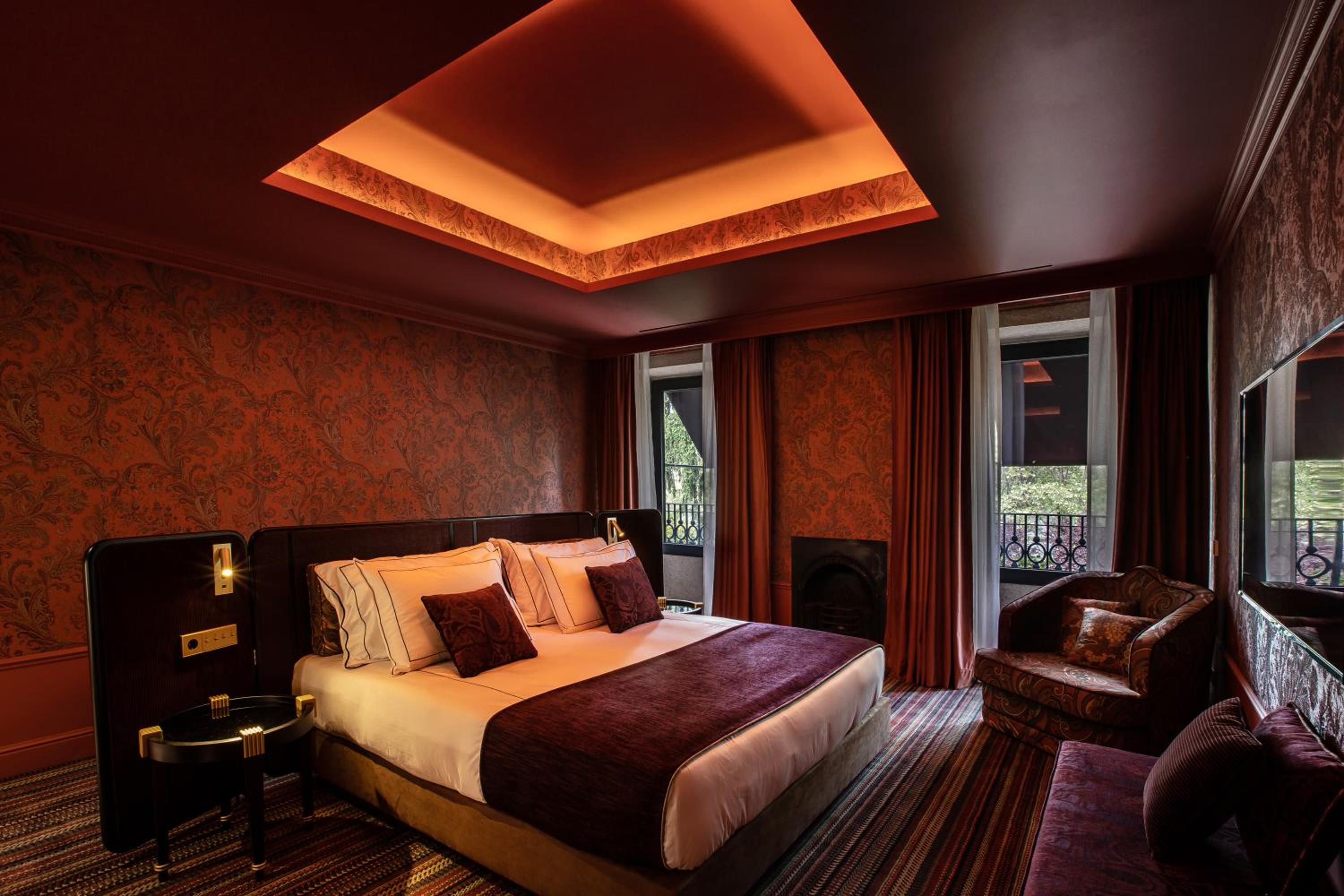 Signature River View Room