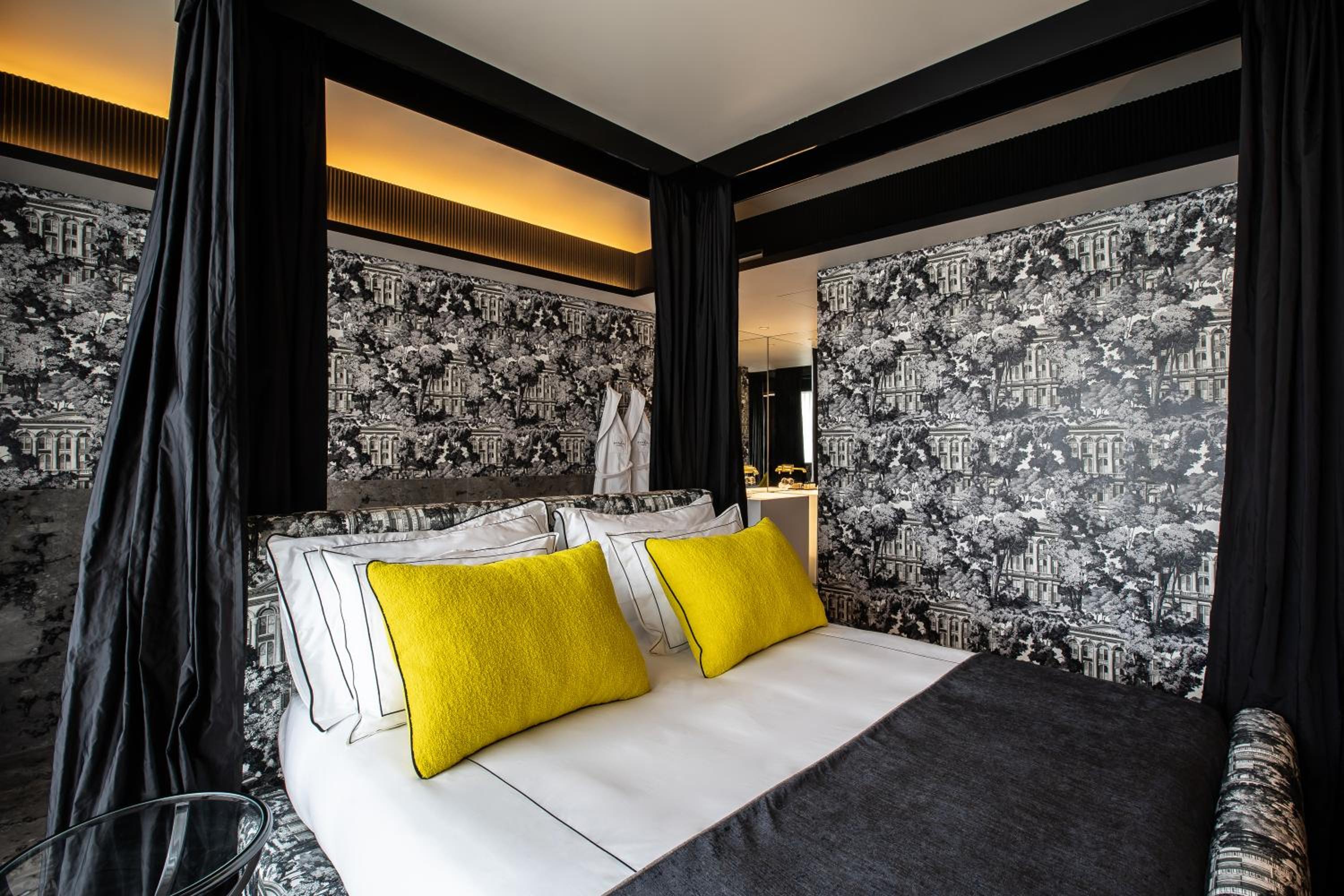 Deluxe Room - Photo 1