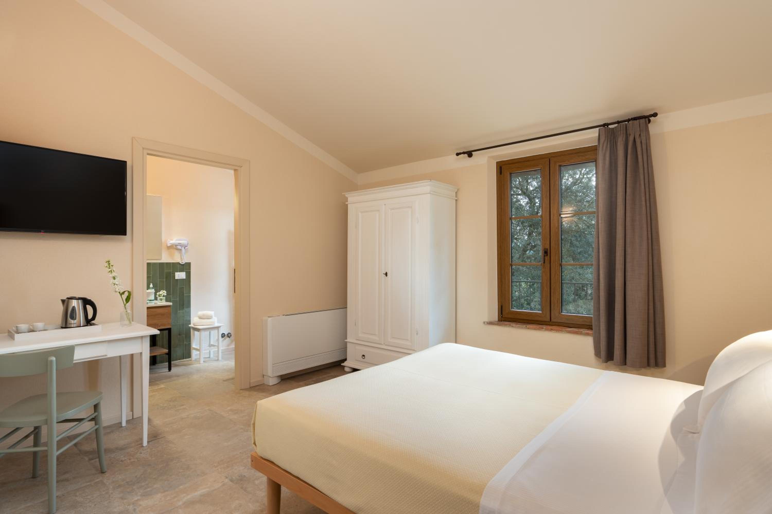 Double or Twin Room with Garden View photo 2