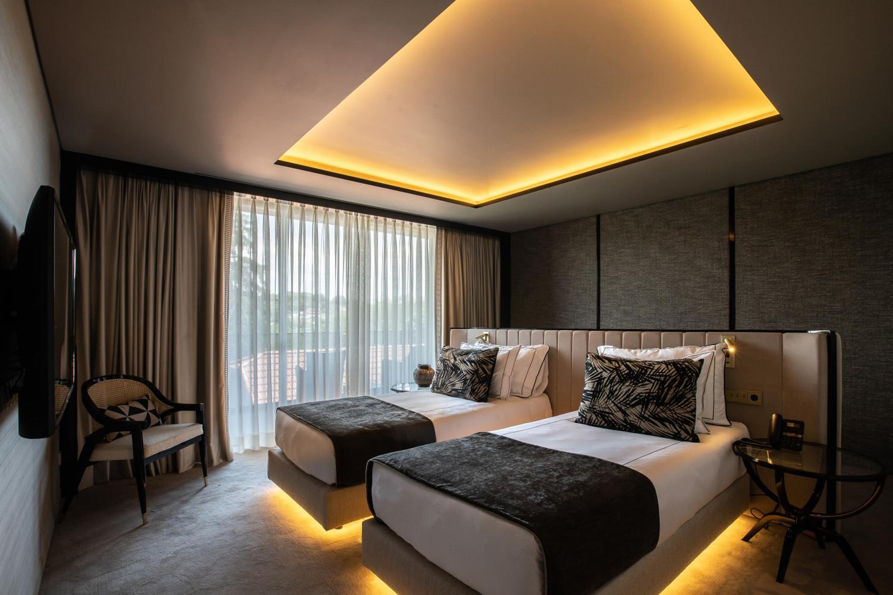Deluxe River View Room - Photo 1