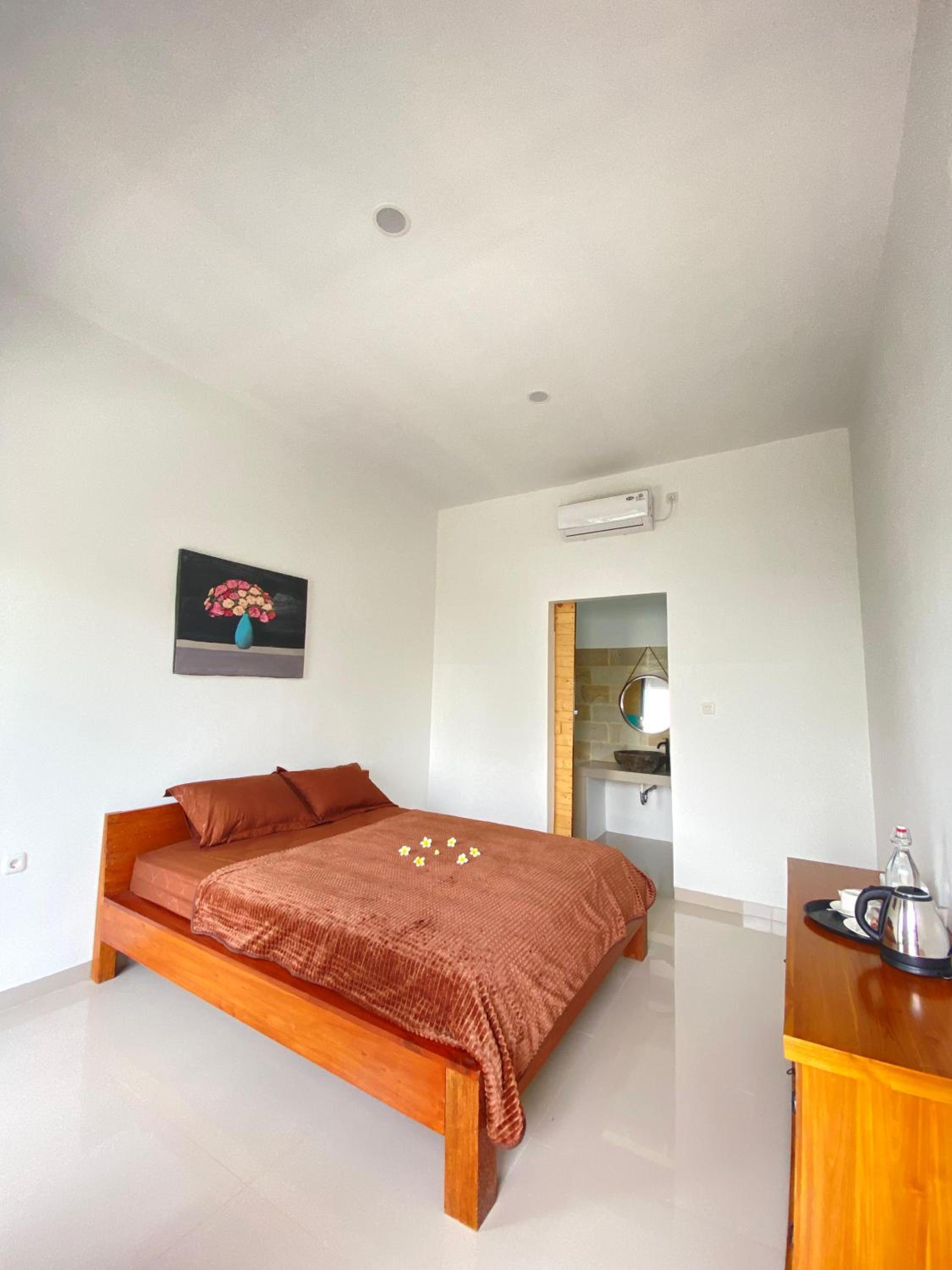 Standard Double Room - Photo 9