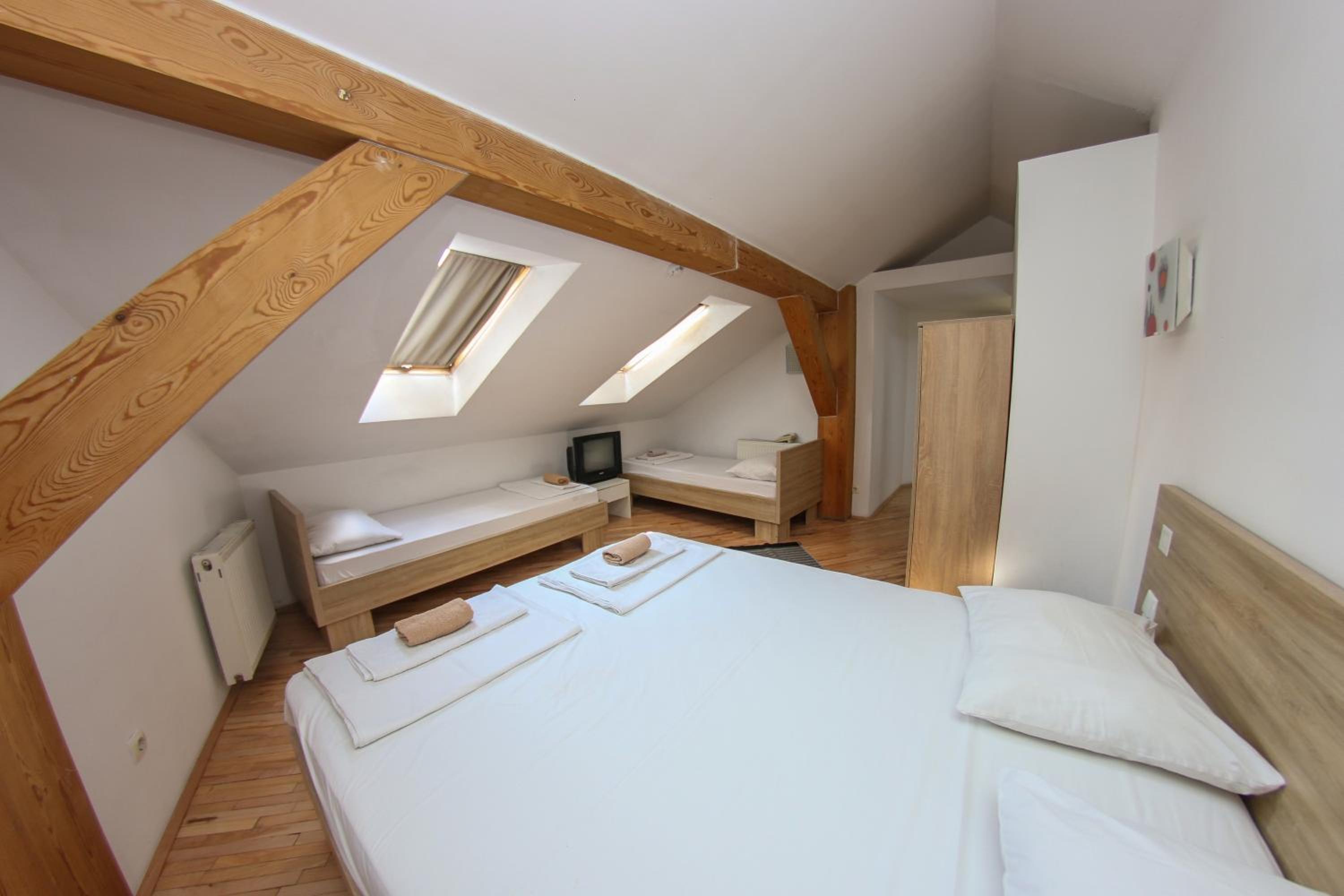 Economy Quadruple Room photo 1