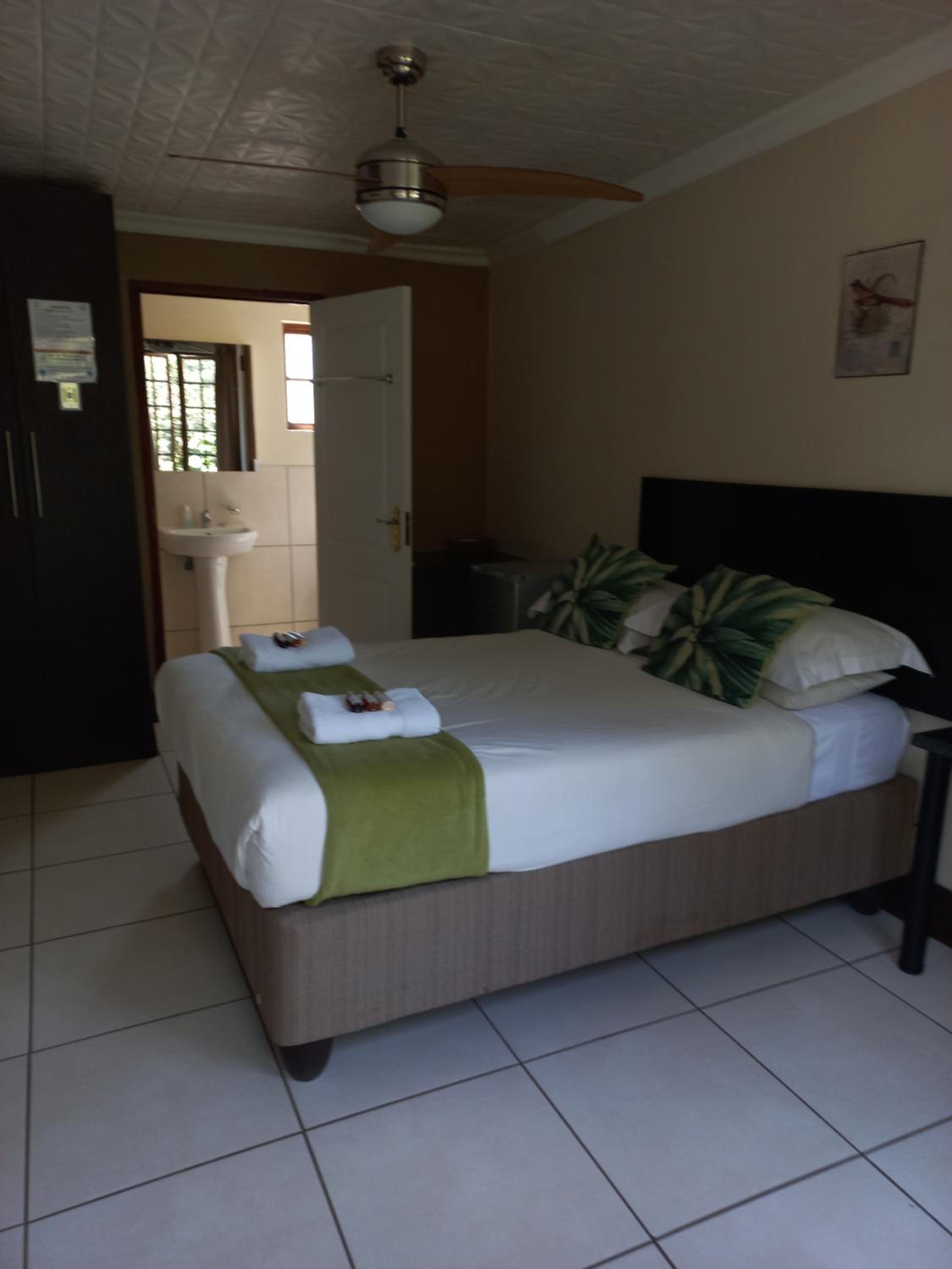 Budget Double Room photo 2