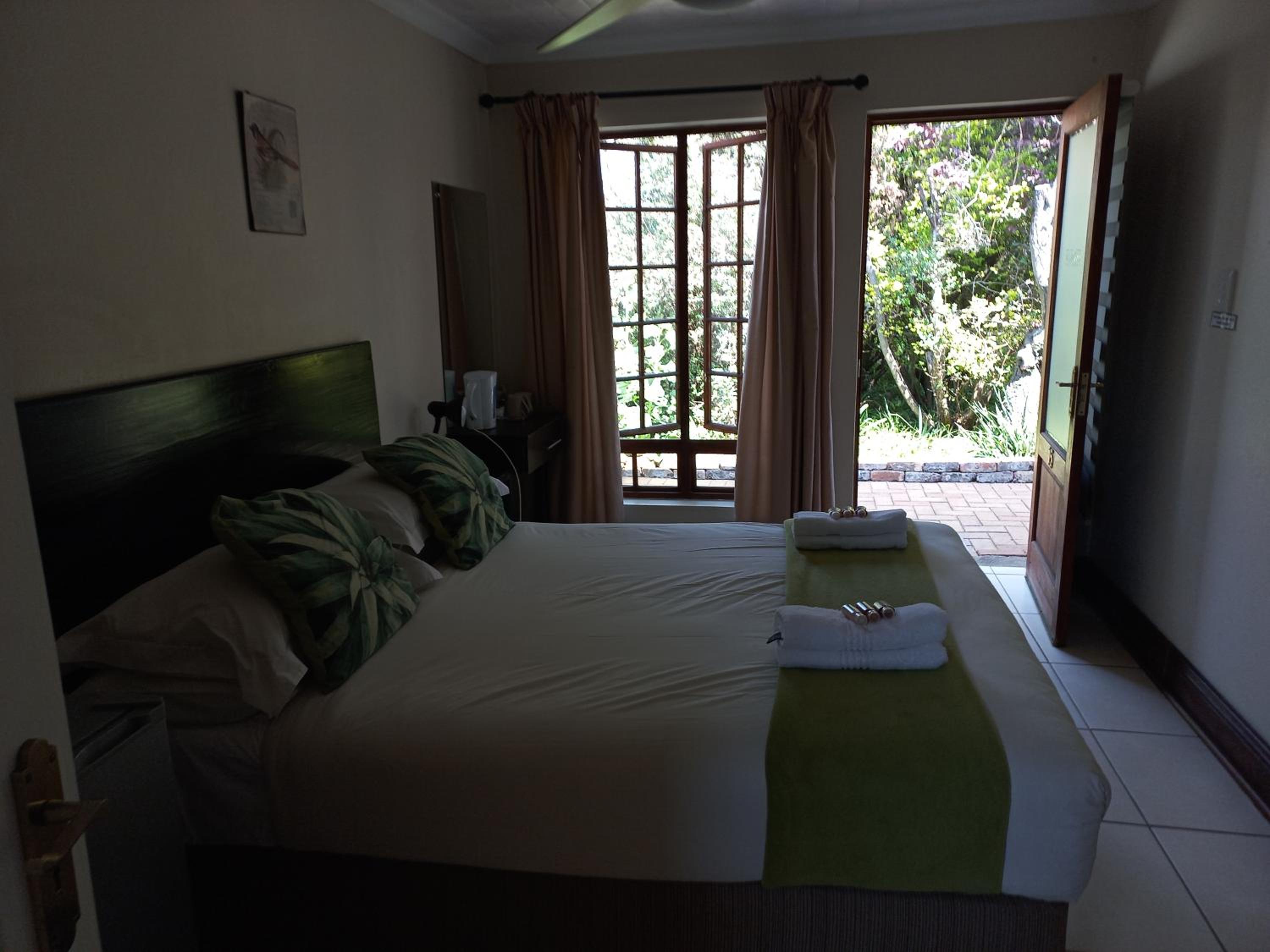 Budget Double Room photo 3