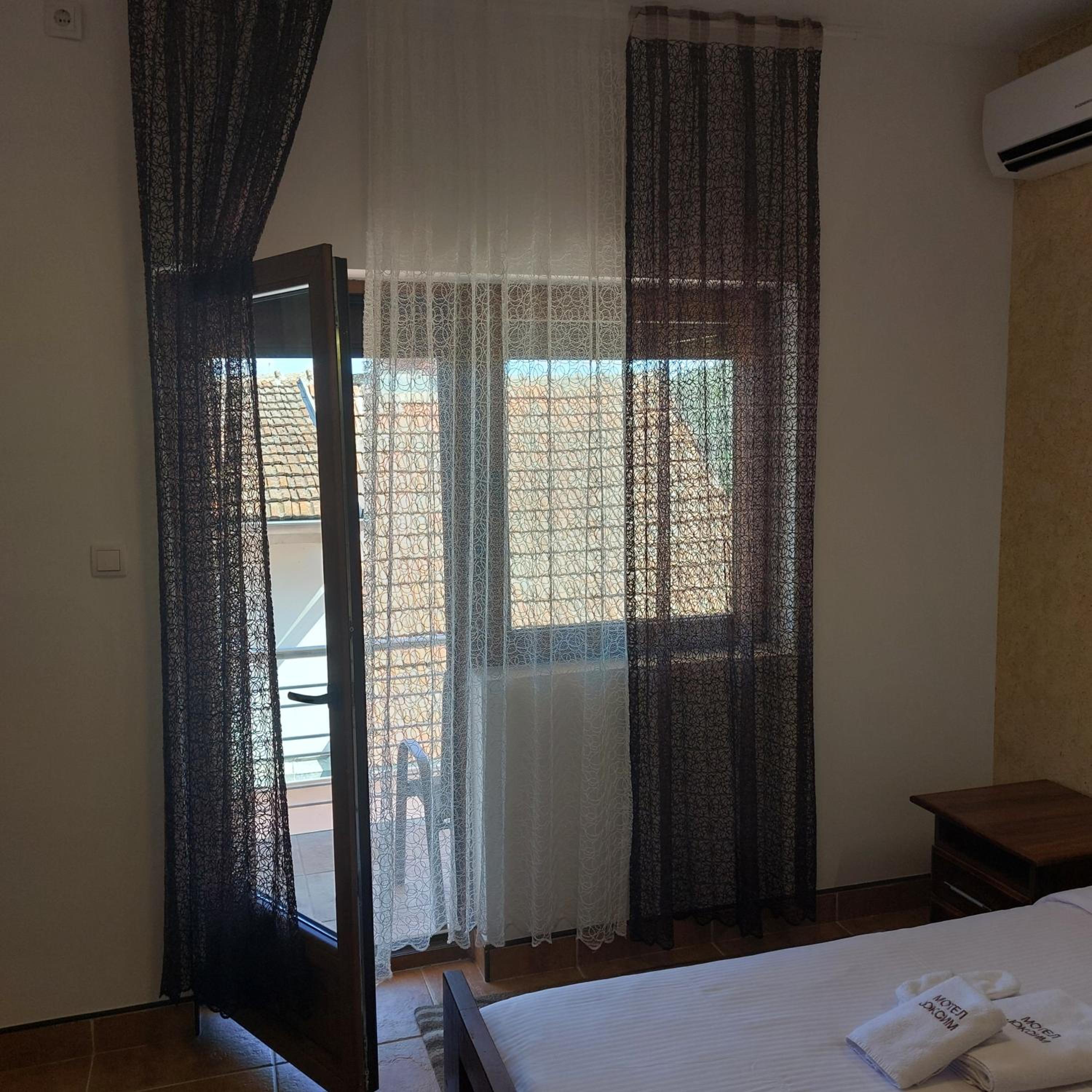 Deluxe Double Room with Balcony photo 2