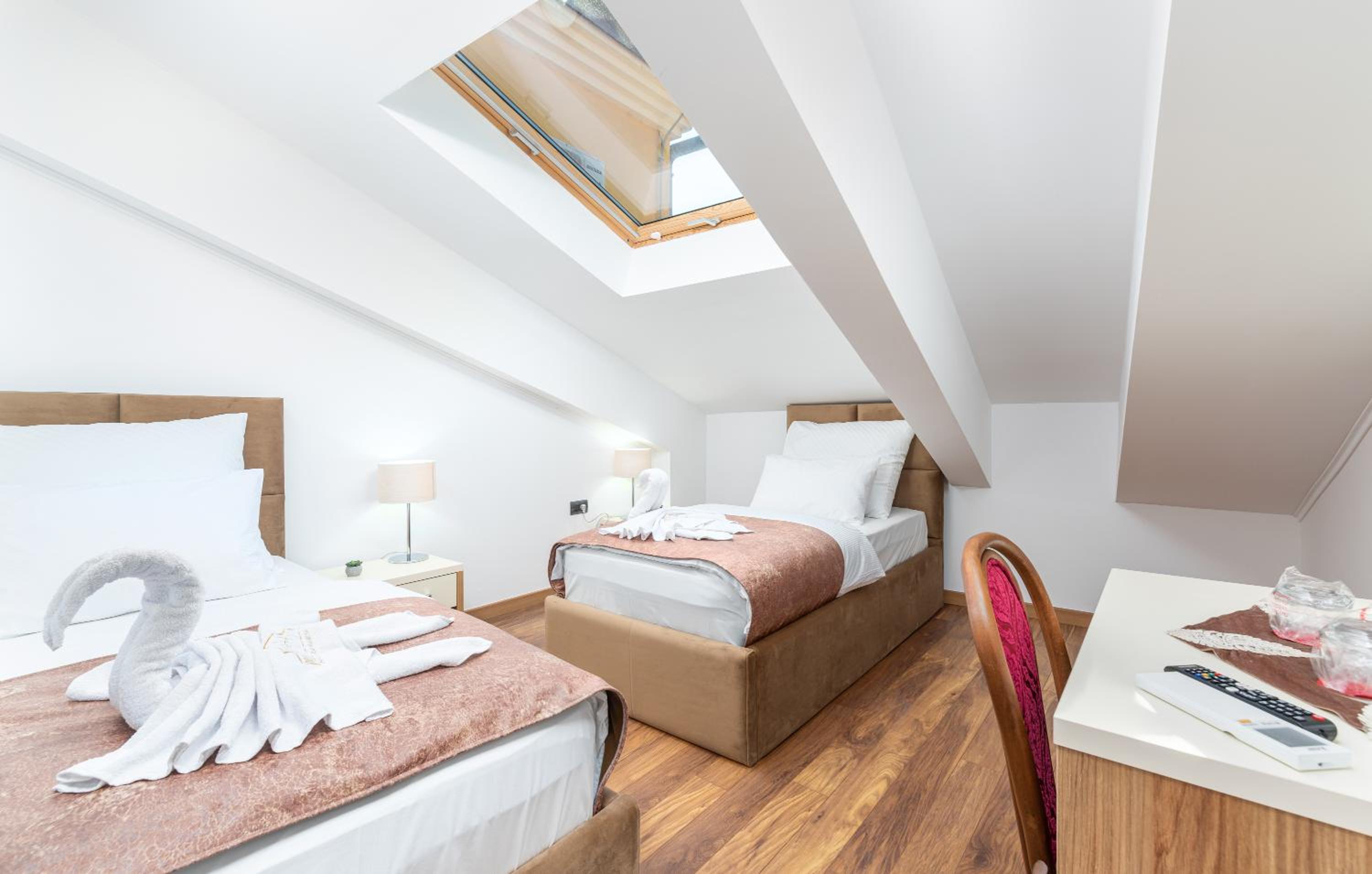 Standard Double Room - Photo 1