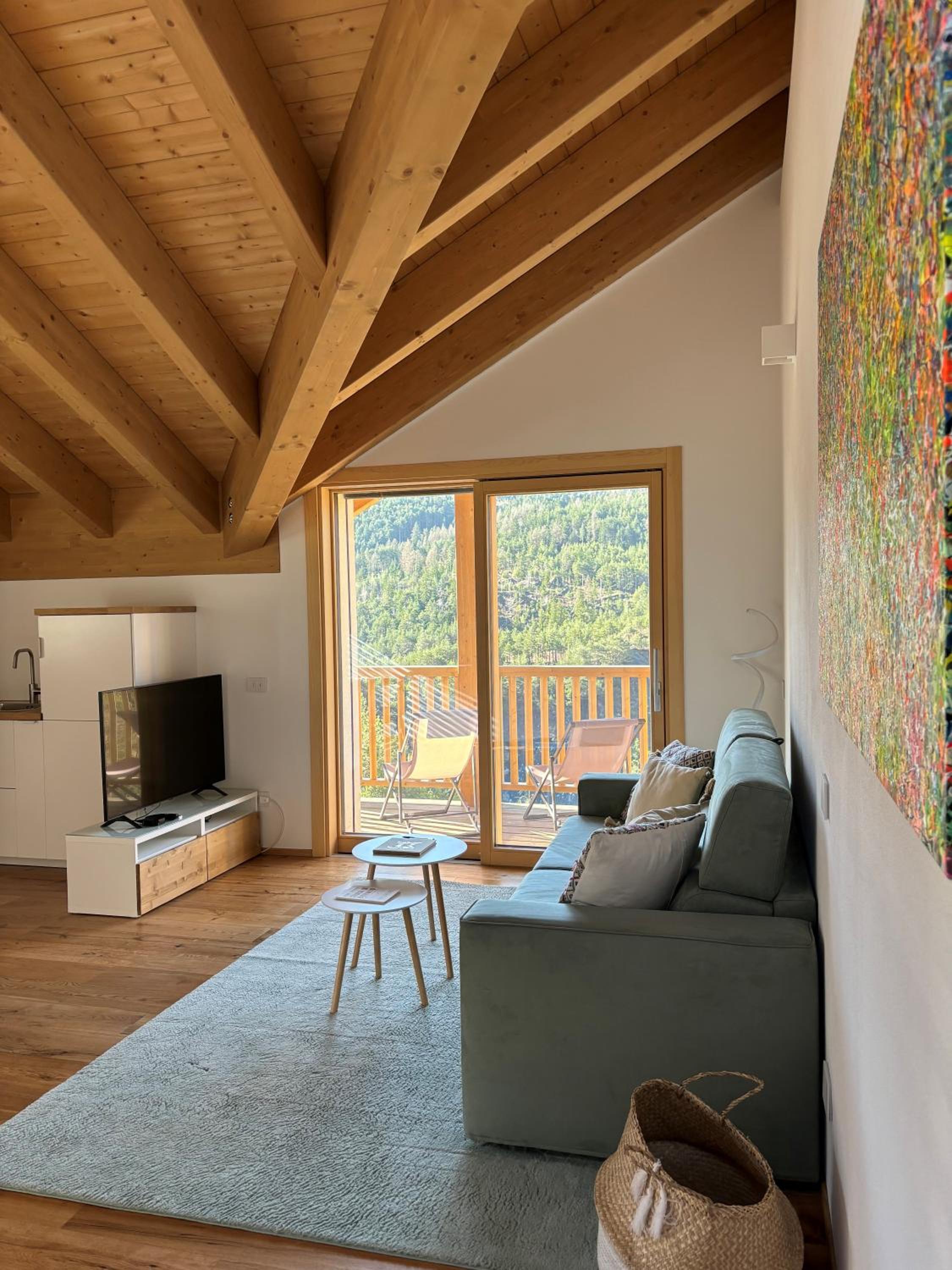 Apartment with Mountain View photo 3