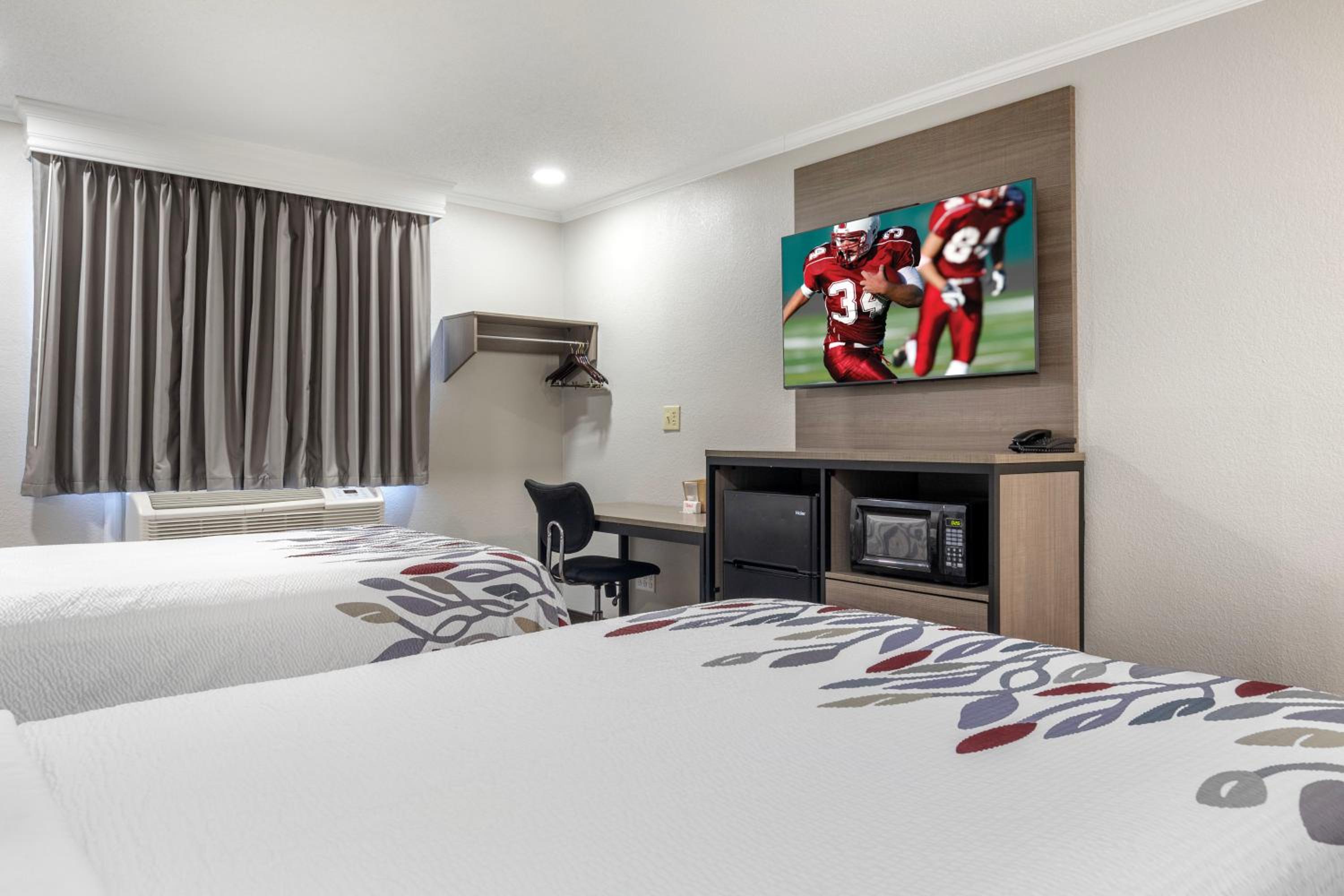 Deluxe Room with Two Double Beds Non-Smoking - Photo 6