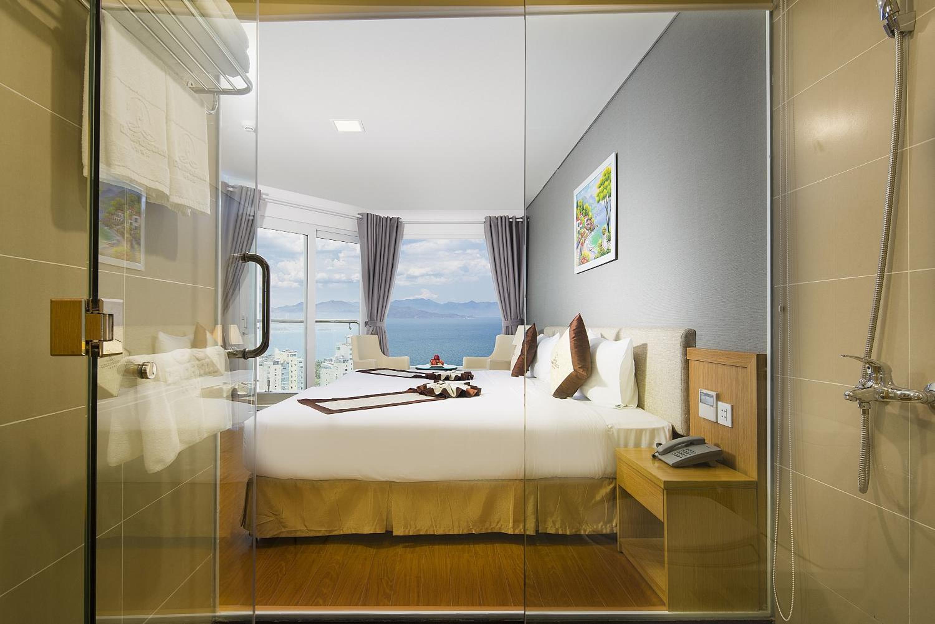 Senior Room Ocean View with Balcony  photo 3