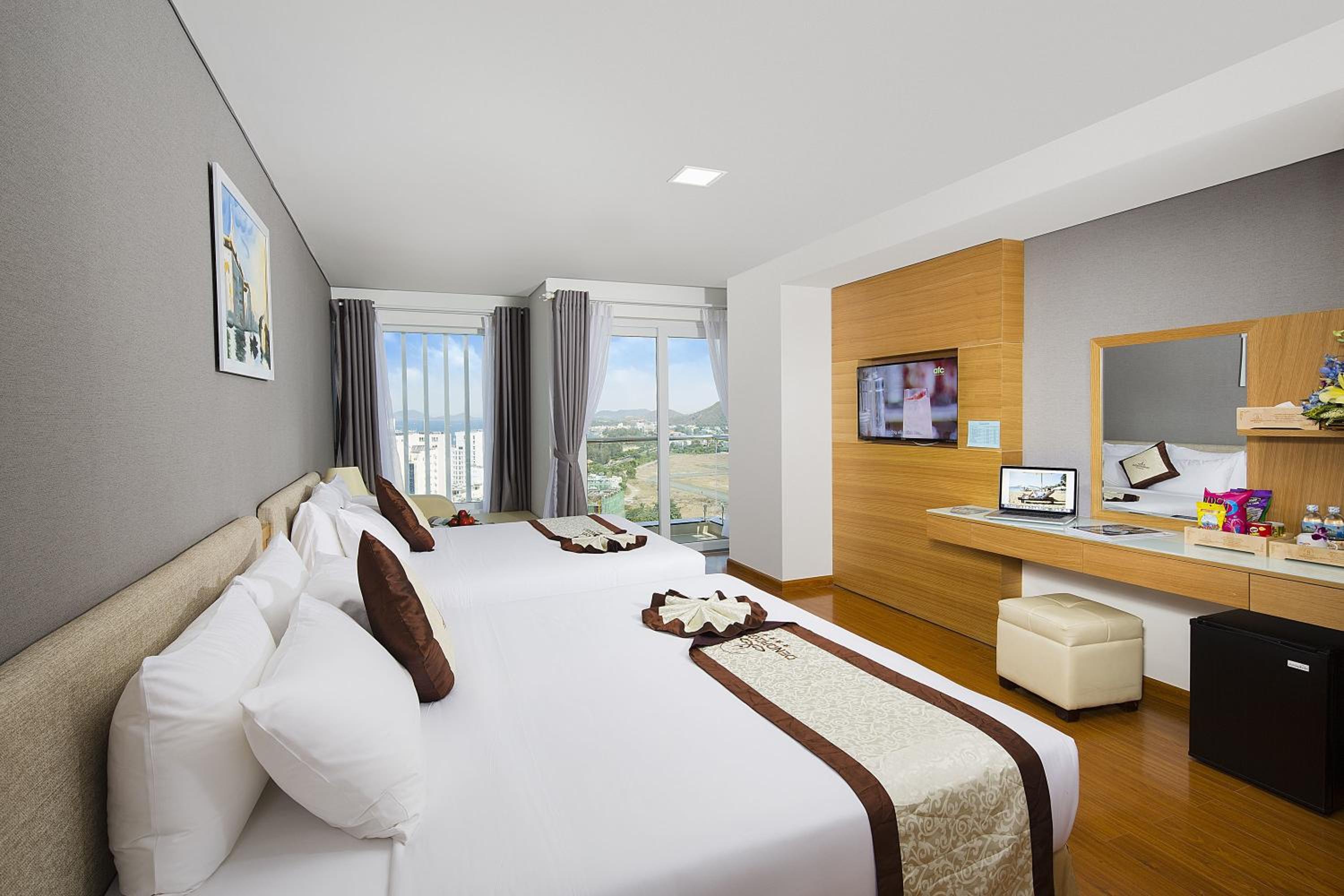 Family Room Sea View with Balcony photo 3