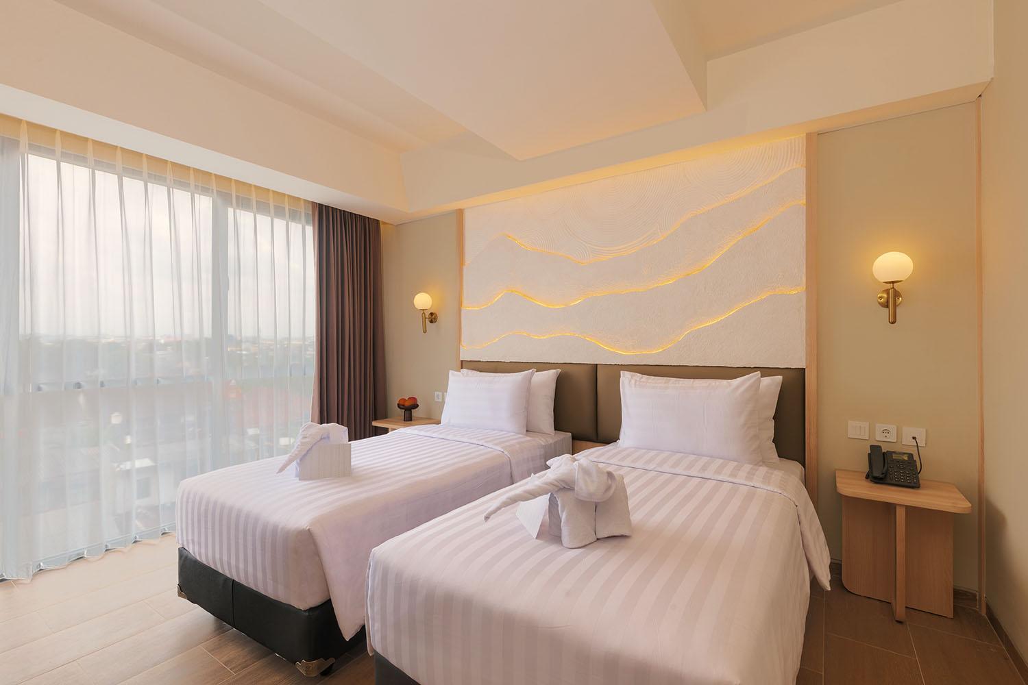 Deluxe Double or Twin Room with City View