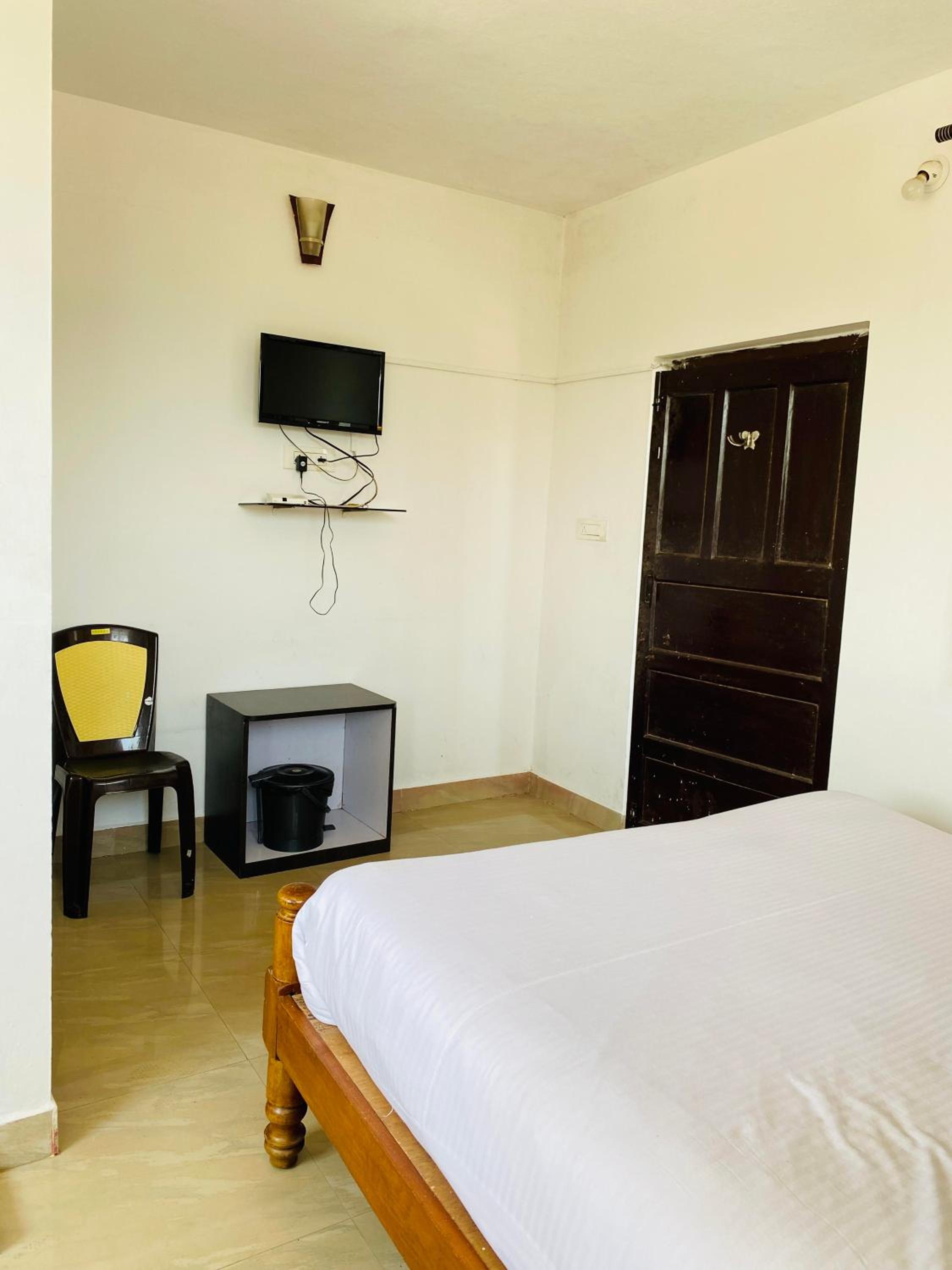 Budget Double Room photo 2