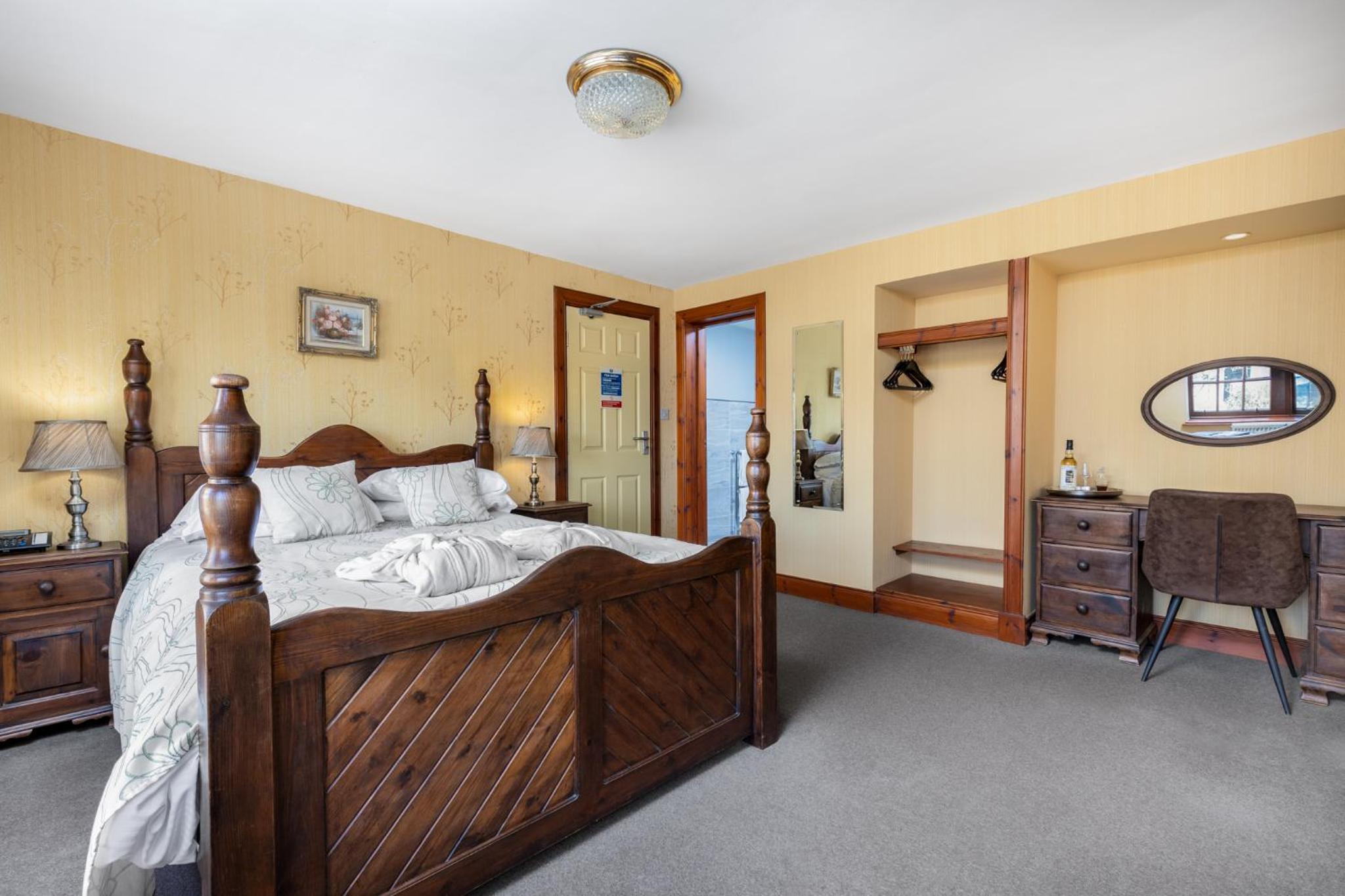 Superior Double Room (Not Dog-Friendly) - Photo 3