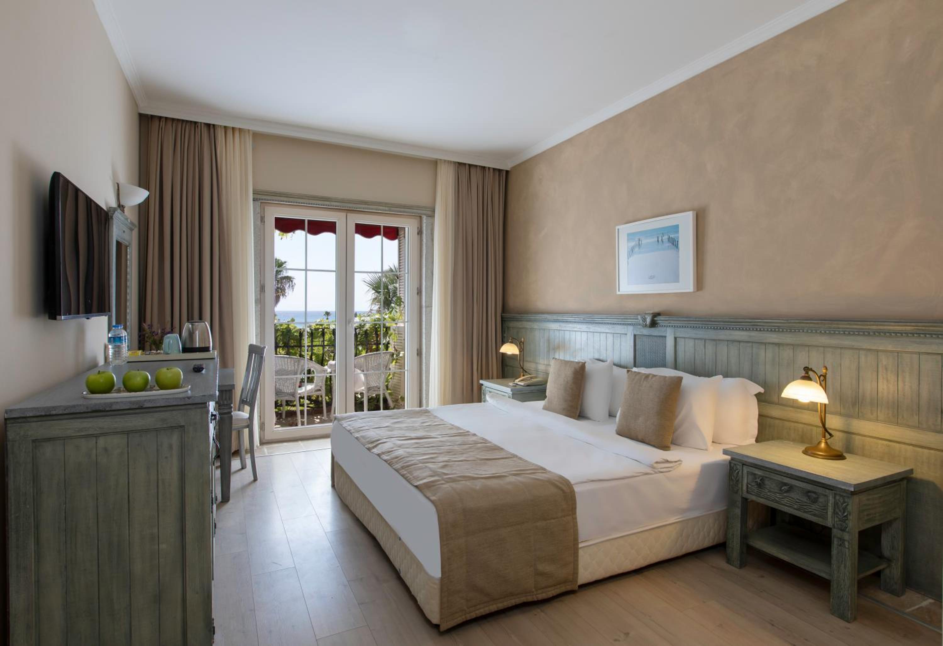 Deluxe Double or Twin Room with Balcony photo 2
