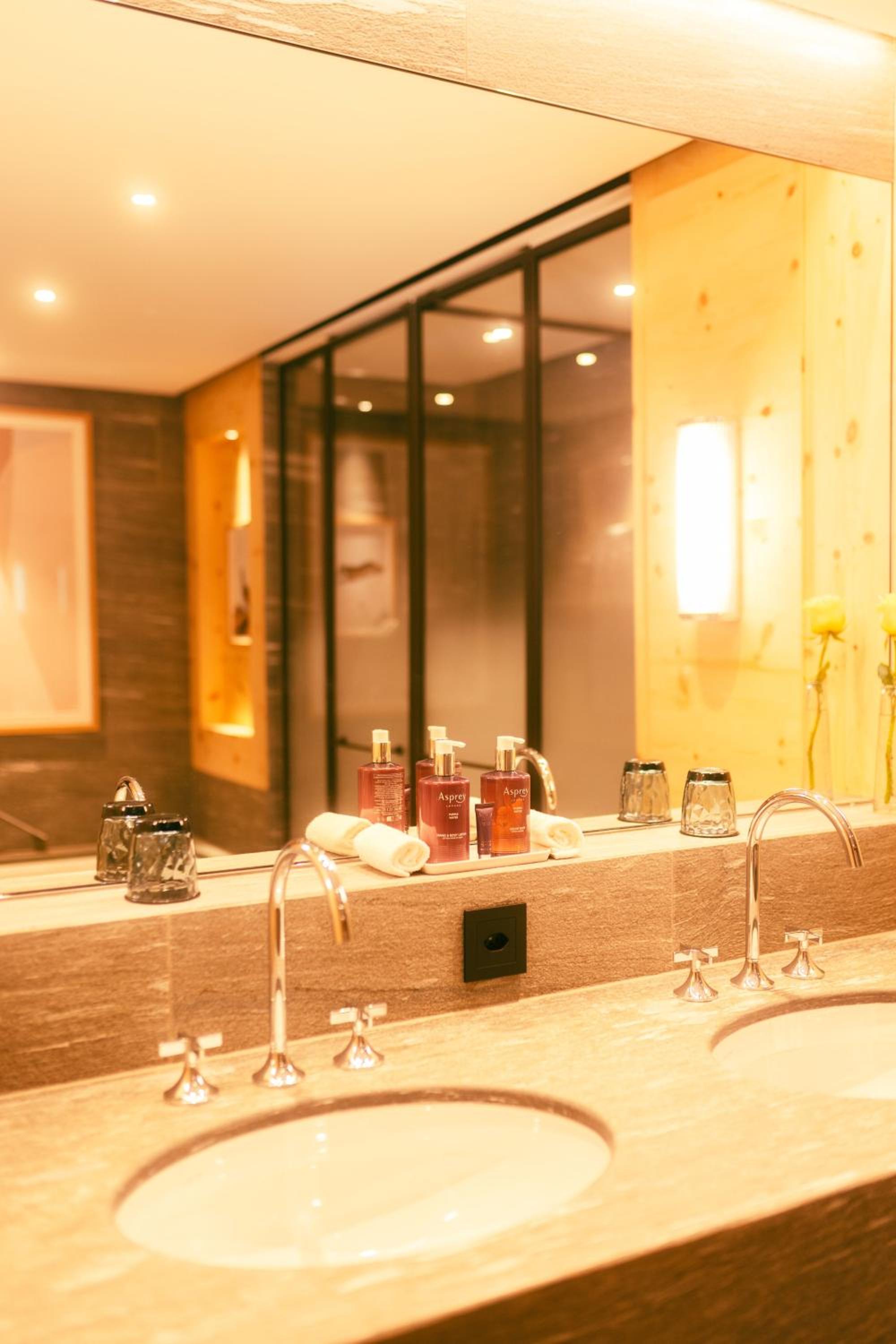 Junior Suite Deluxe - Photo 8