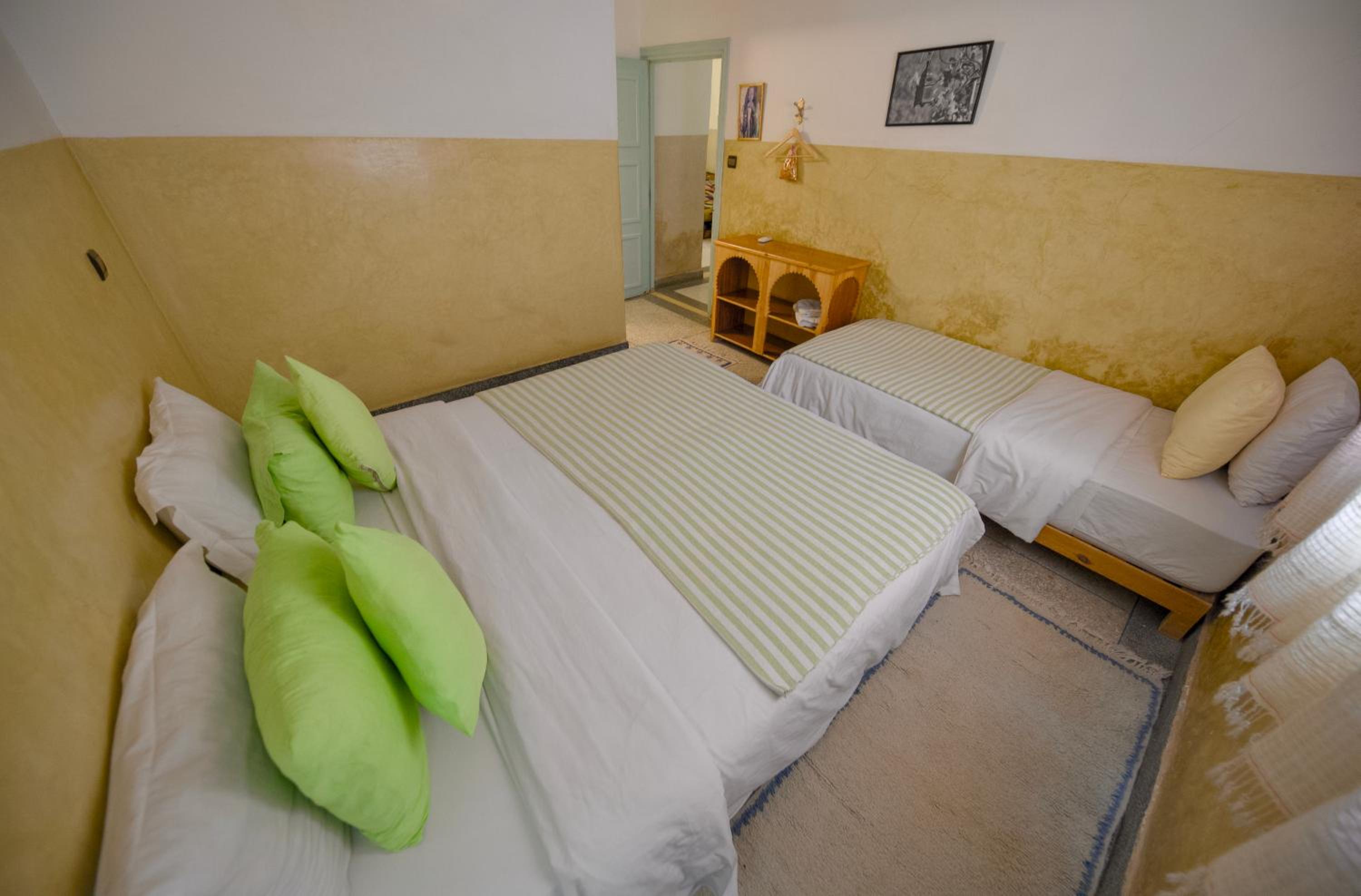 Basic Triple Room photo 1