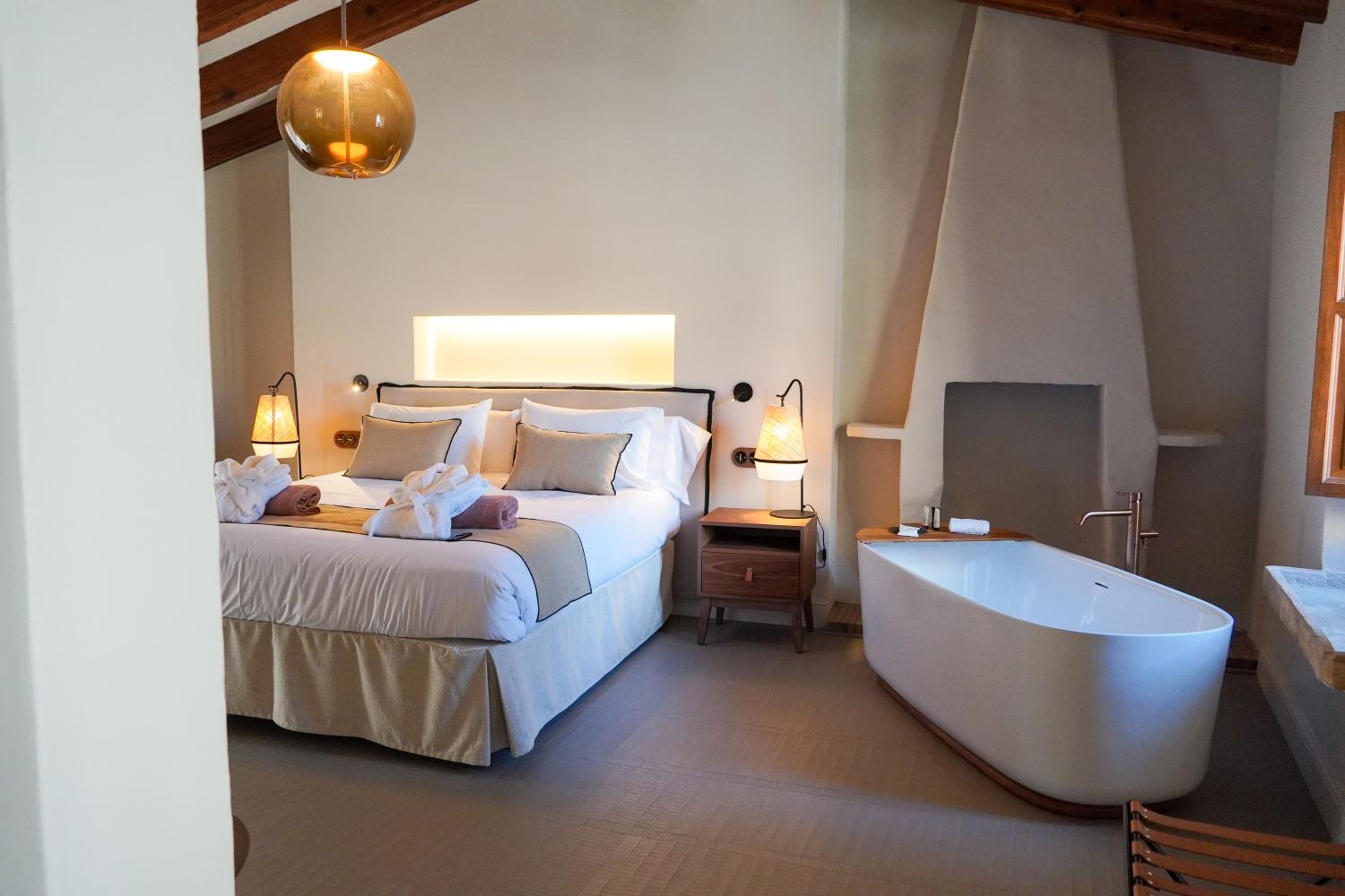 Suite Junior con vista a la piscina