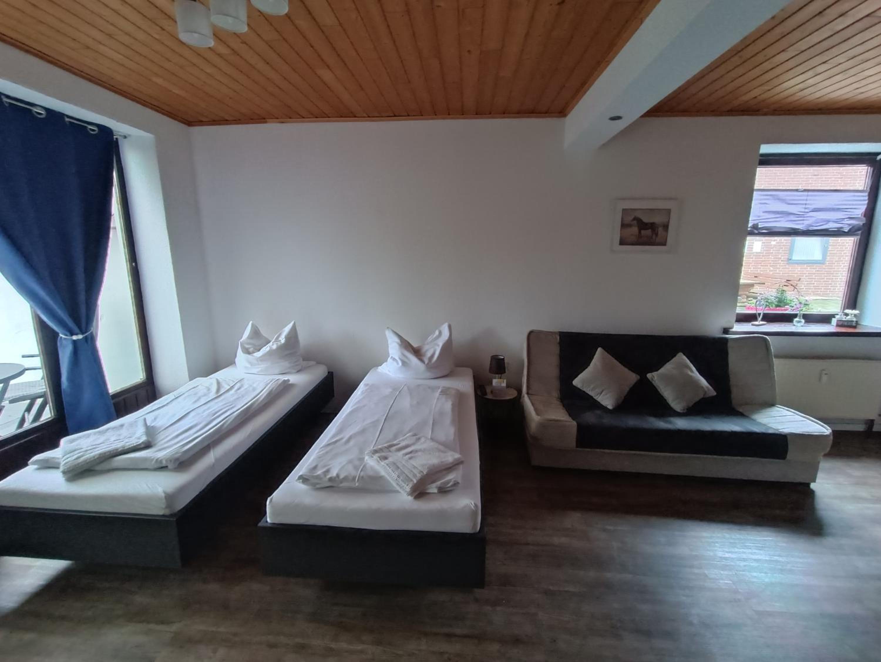 Apartment - Ground Floor (Wohnung 7) photo 2