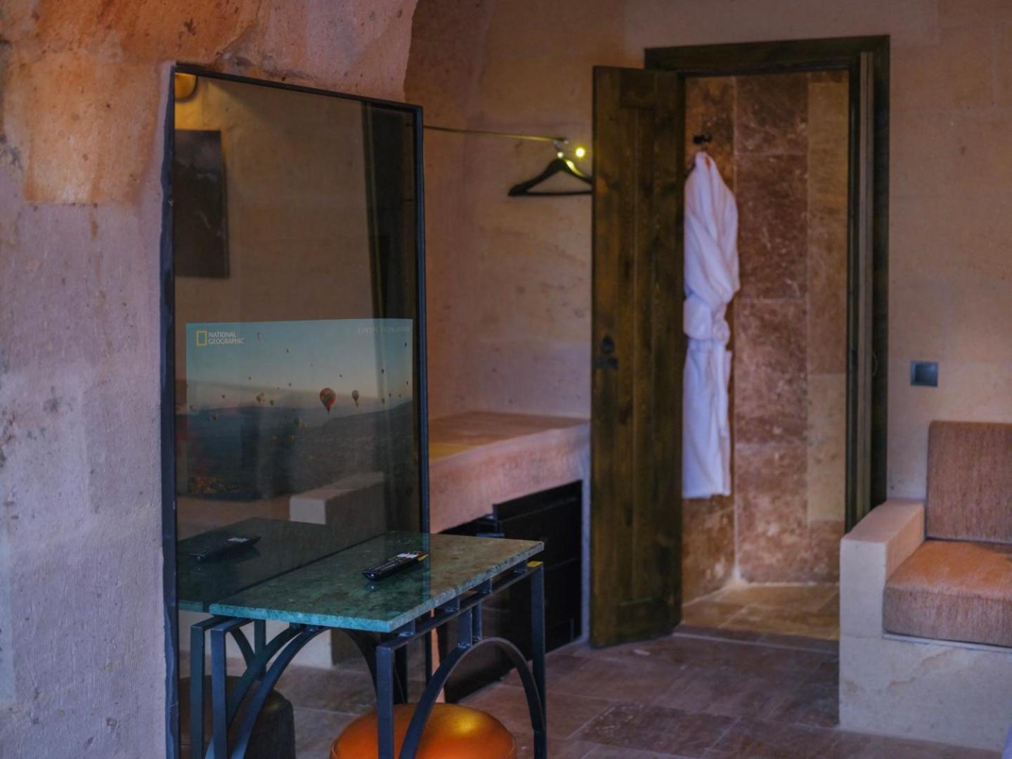 Suite with Mountain View photo 3