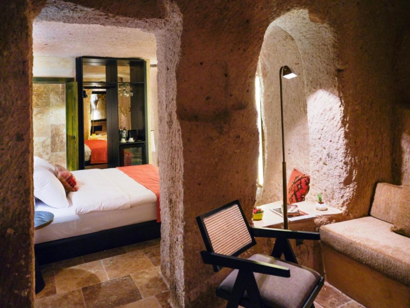 Suite with Mountain View