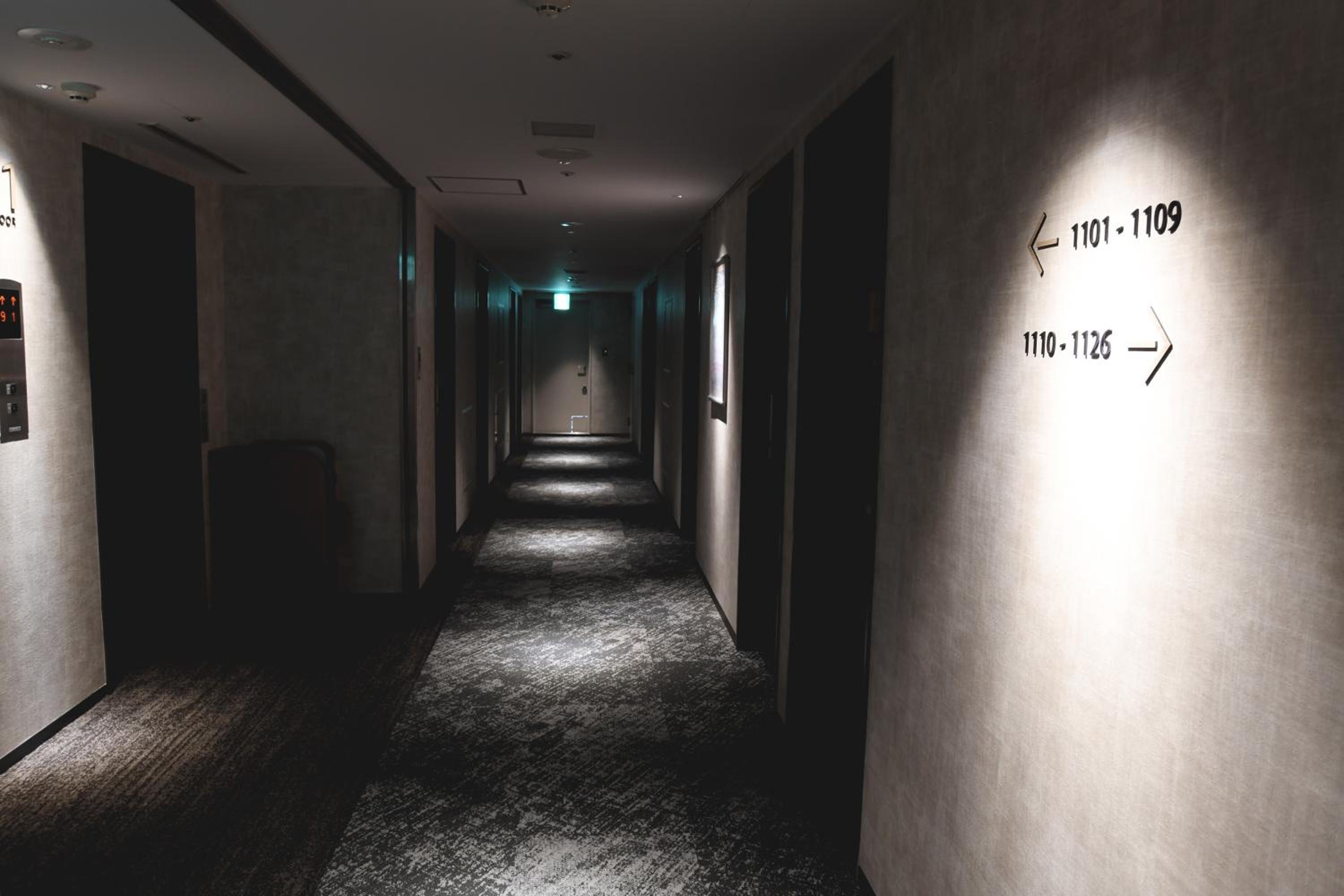Single Room - Smoking photo 3