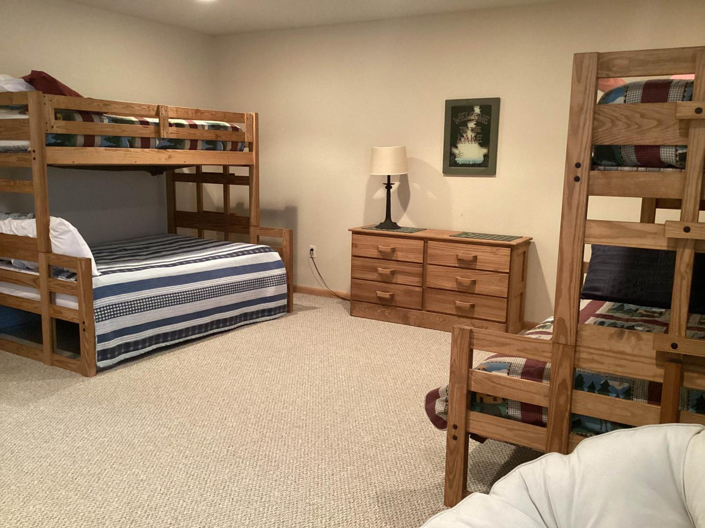 Four-Bedroom House photo 2