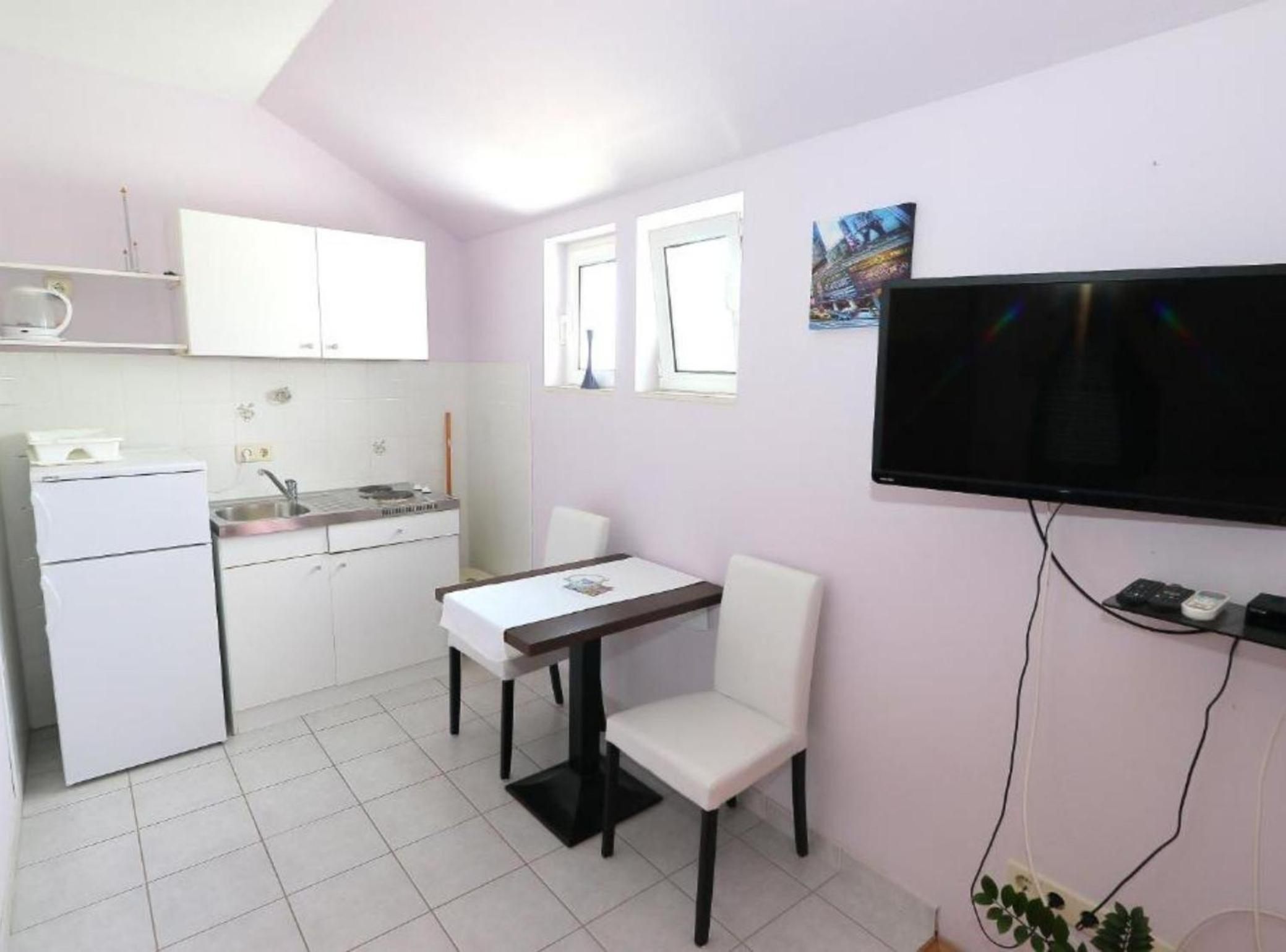 Studio with Balcony and Sea View photo 2