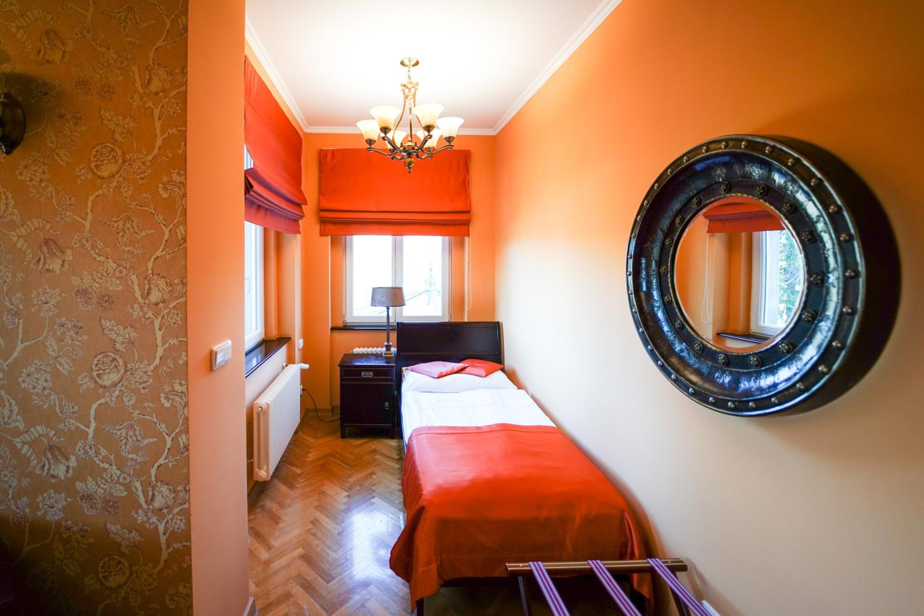Standard Twin Room - Photo 1