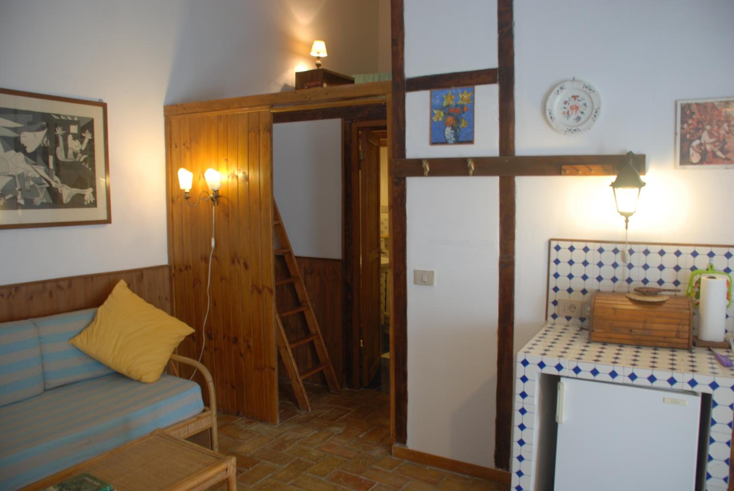One-Bedroom Apartment photo 3