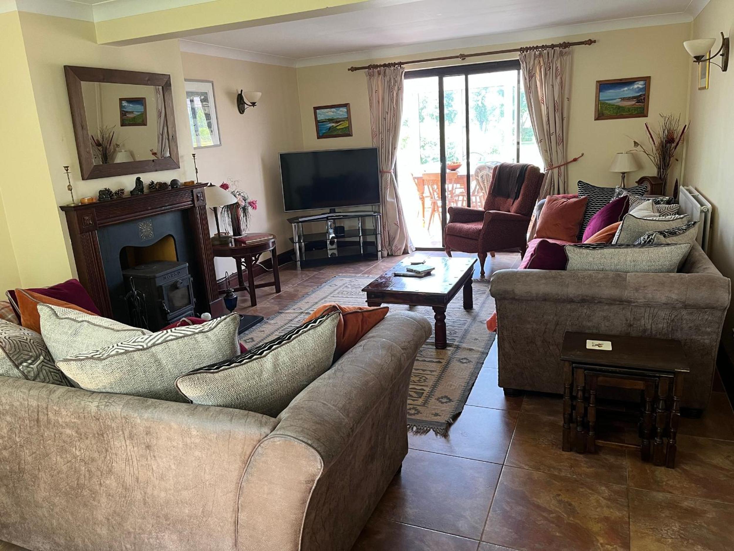 Four-Bedroom House photo 1
