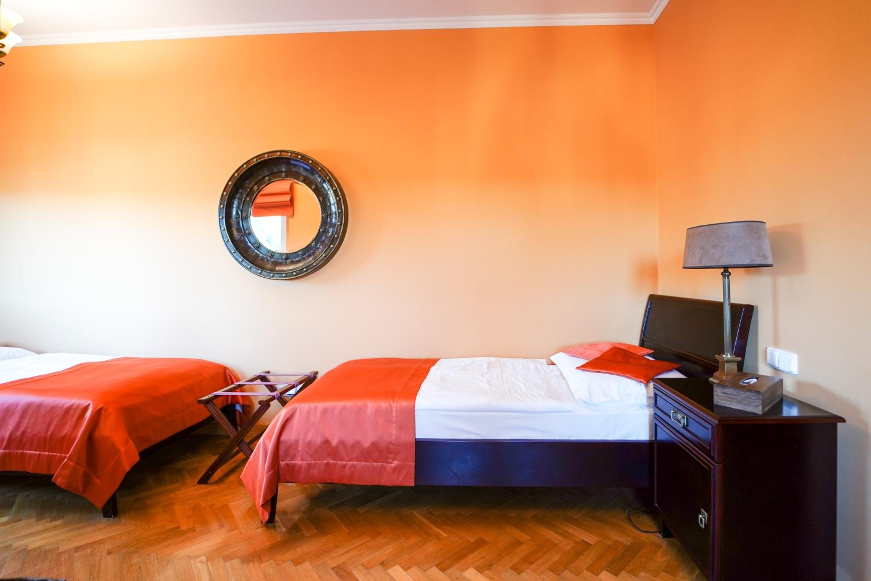 Standard Twin Room - Photo 2