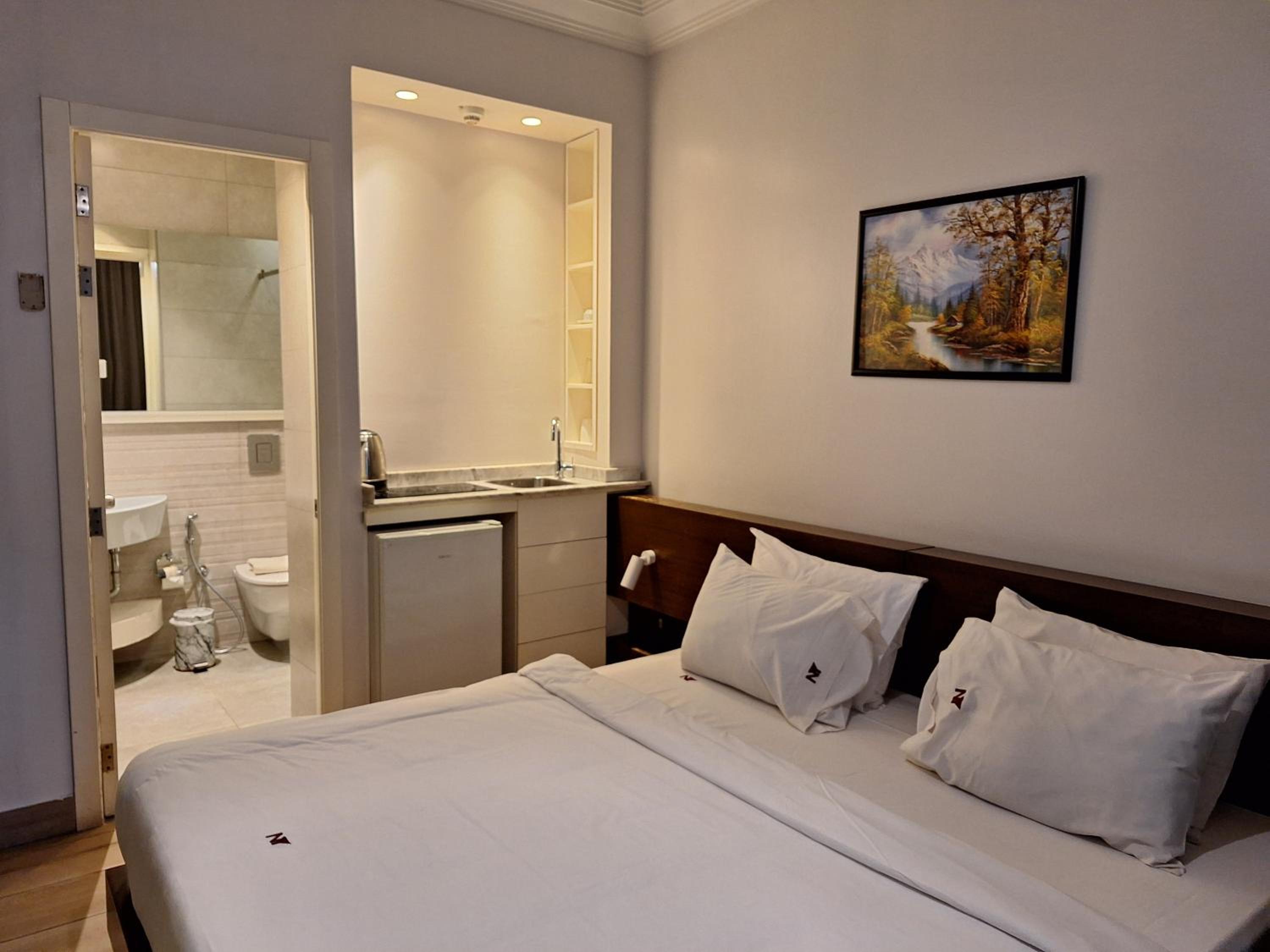 Deluxe Double or Twin Room photo 1