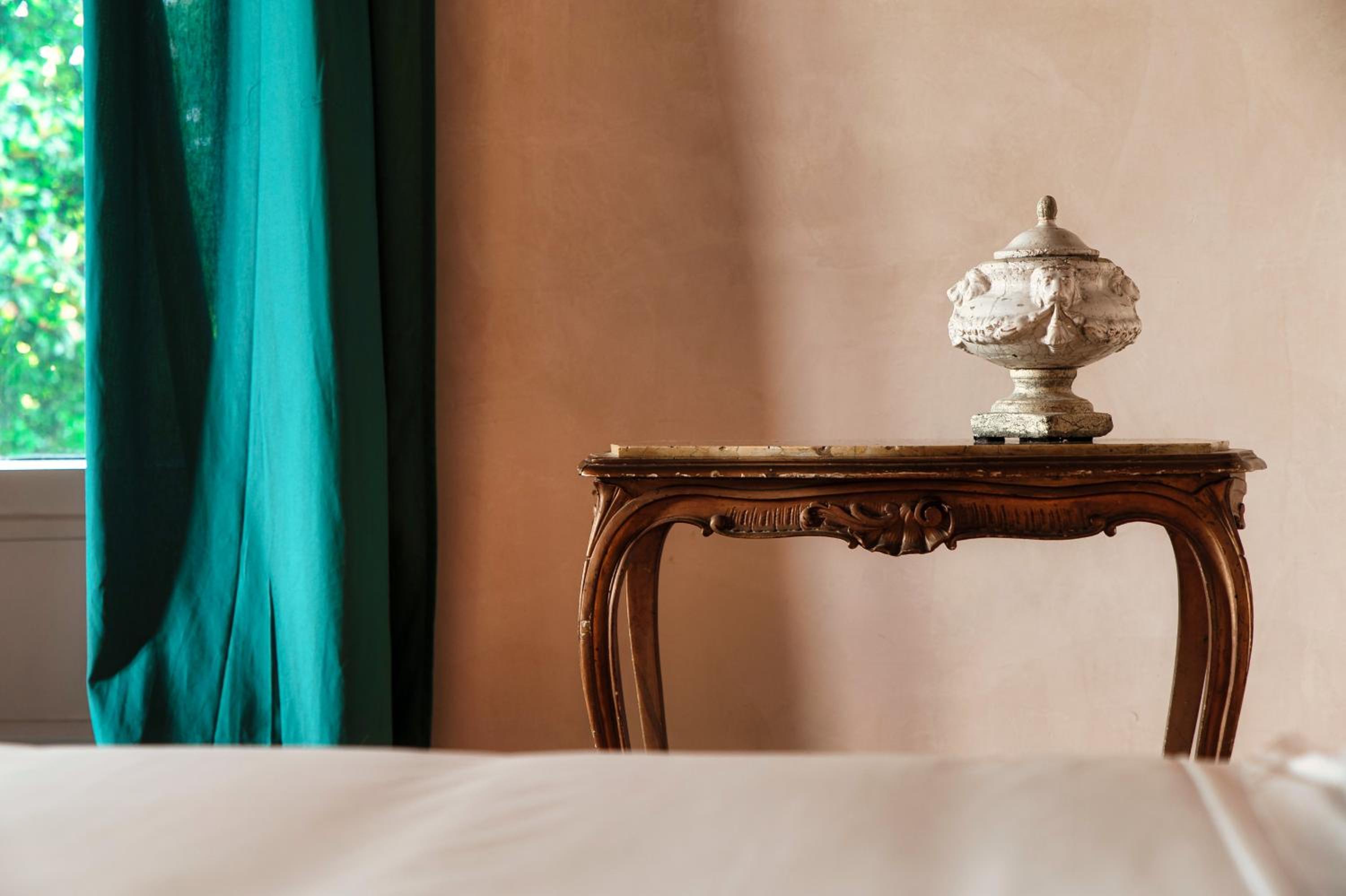 Suite - Photo 16