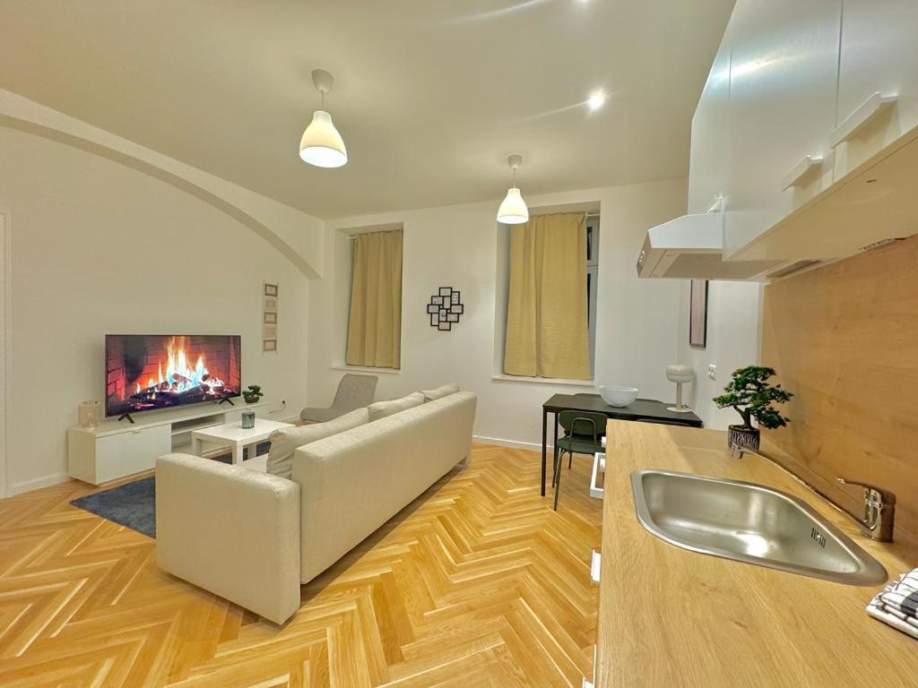 One-Bedroom Apartment