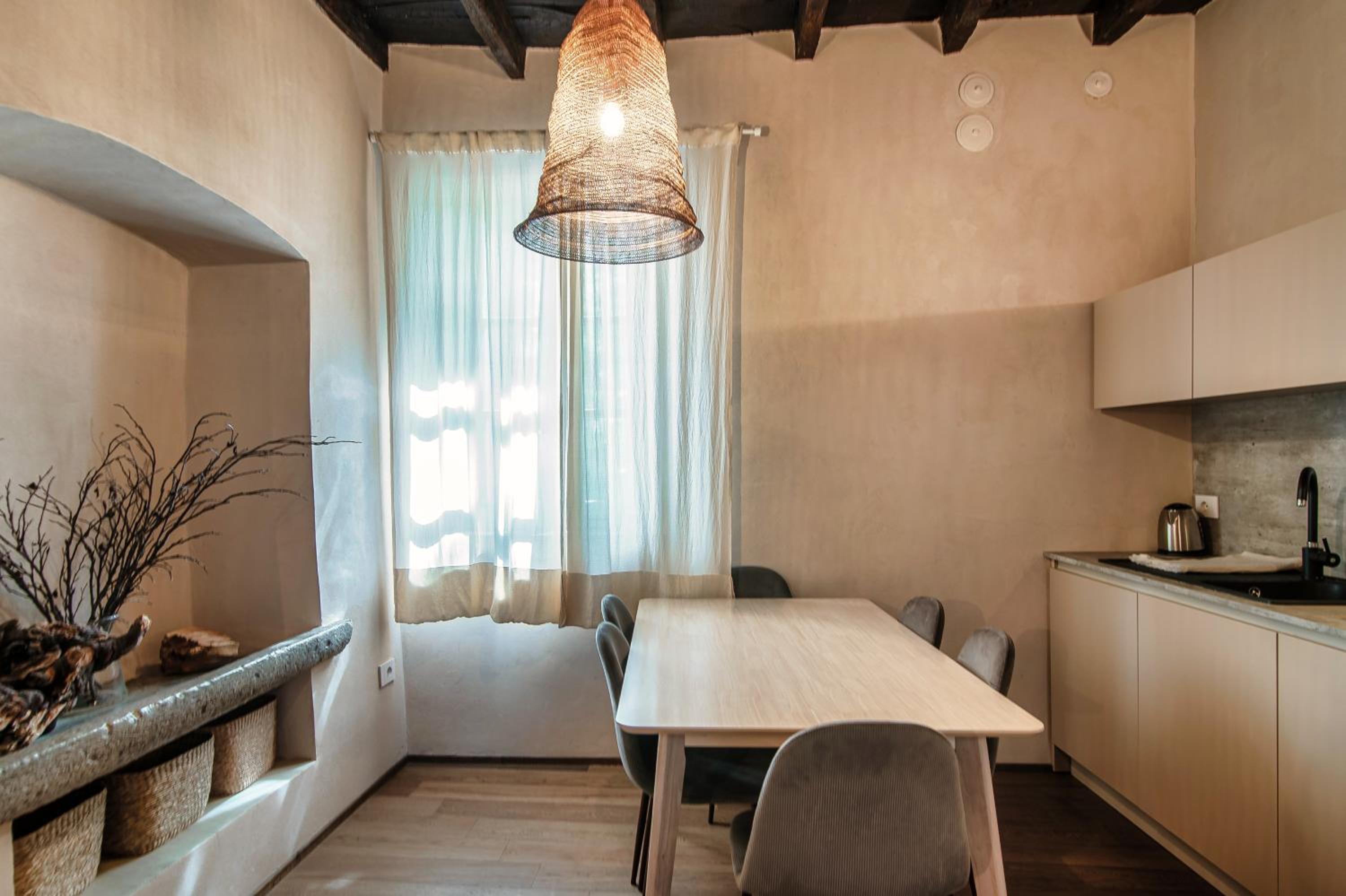Apartment 4 - Photo 23