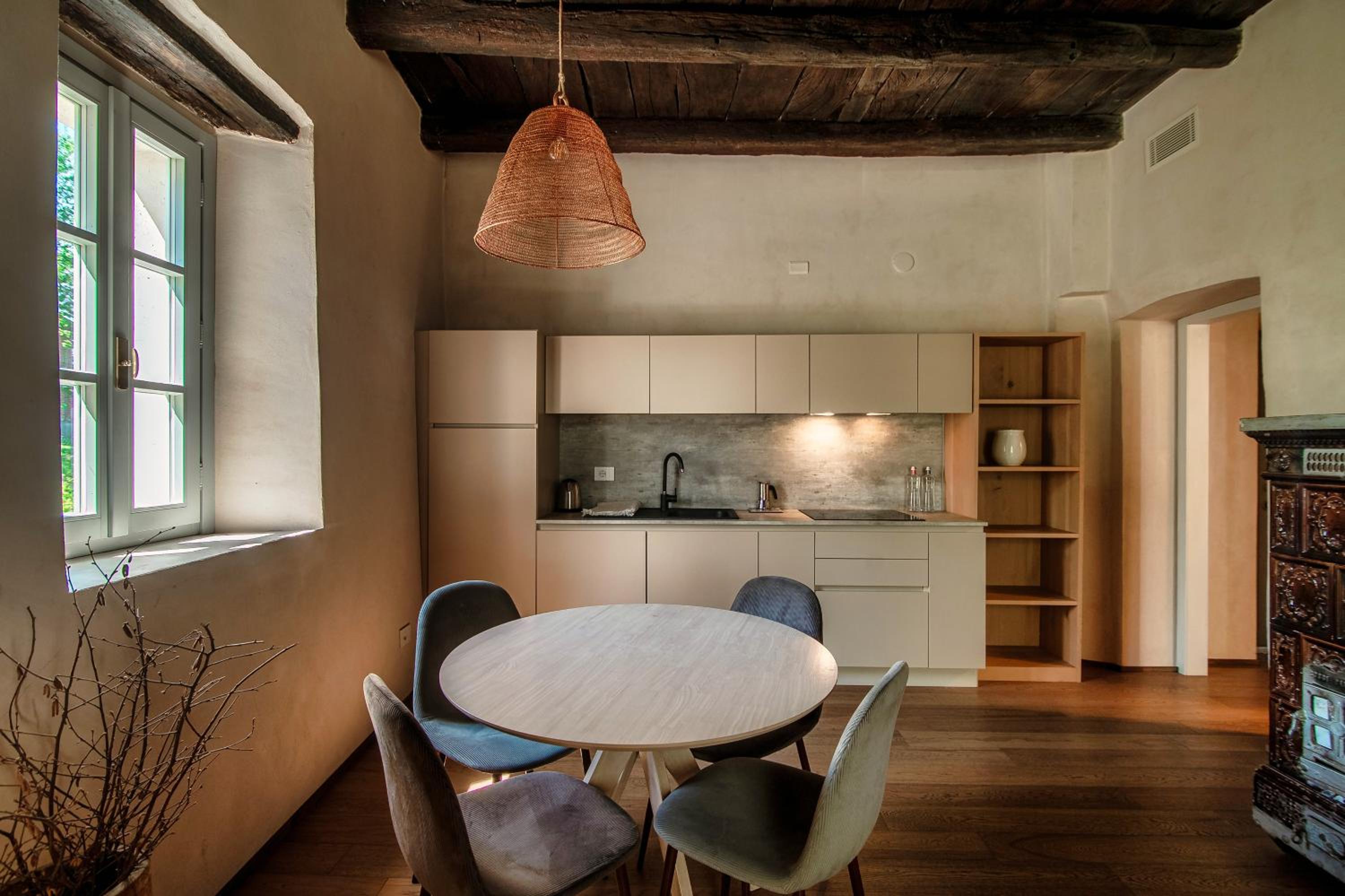 Apartment 4 - Photo 17