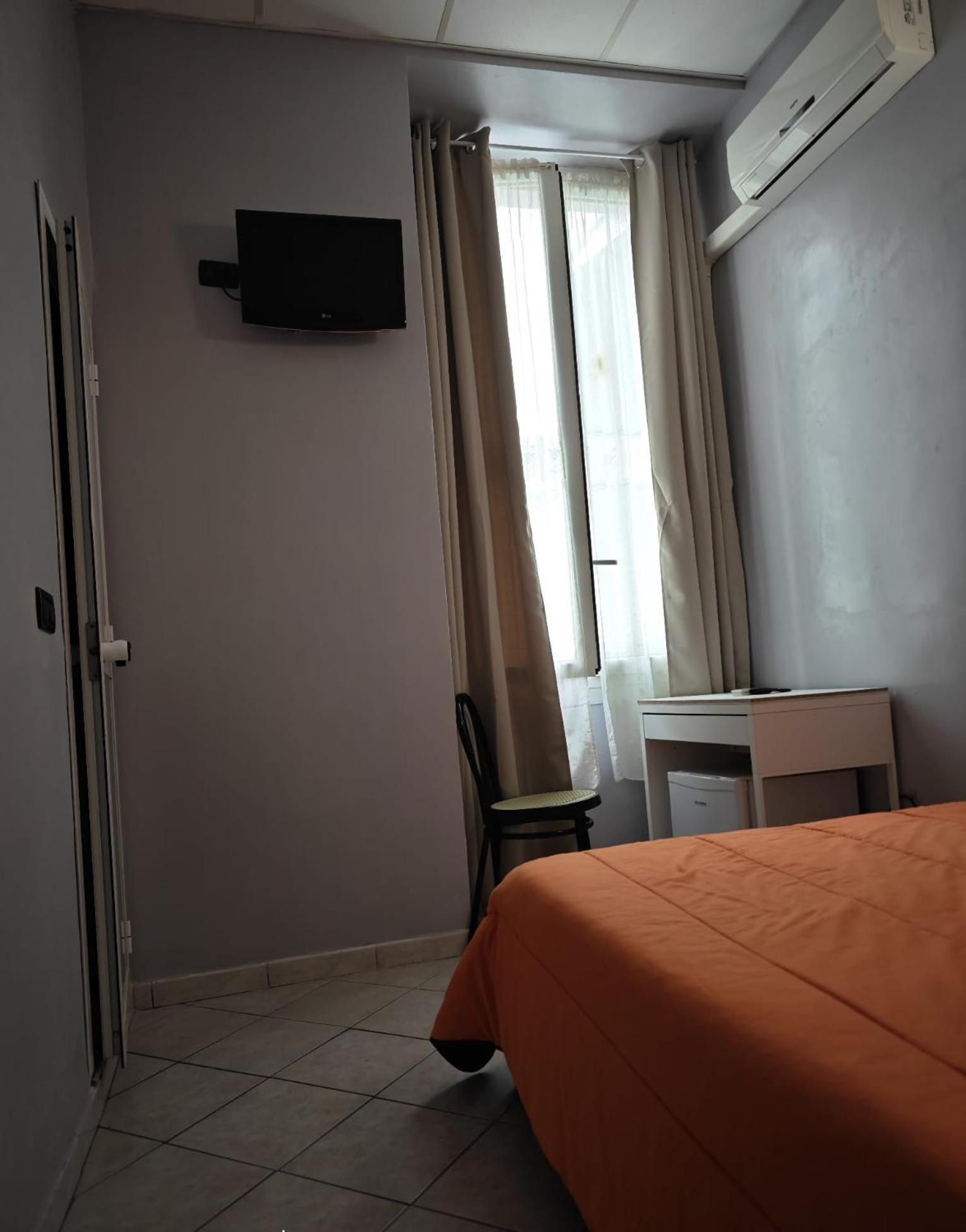 Small Single Room photo 1