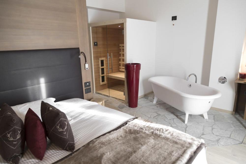 Deluxe Double Room with Sauna  - Photo 1