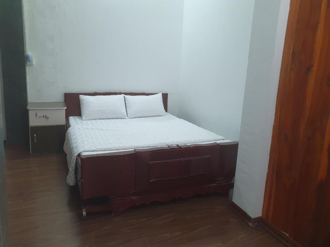 Family Room - Photo 5