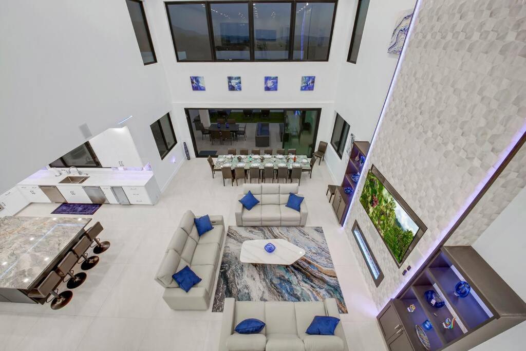 Villa photo 1