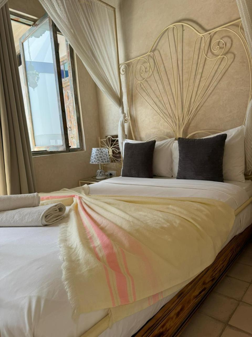 Double Room - Photo 9