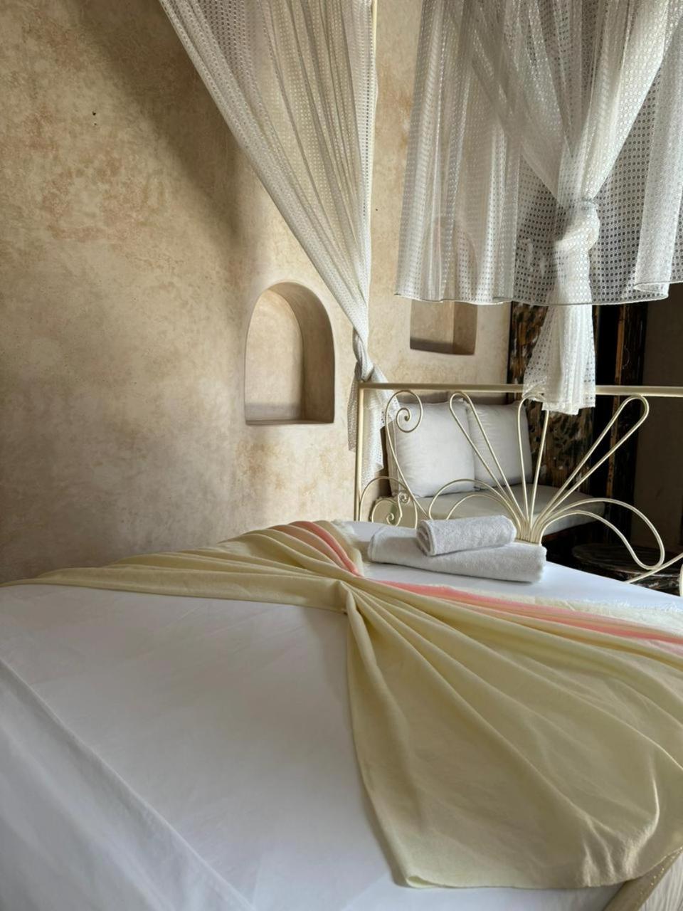 Double Room - Photo 14