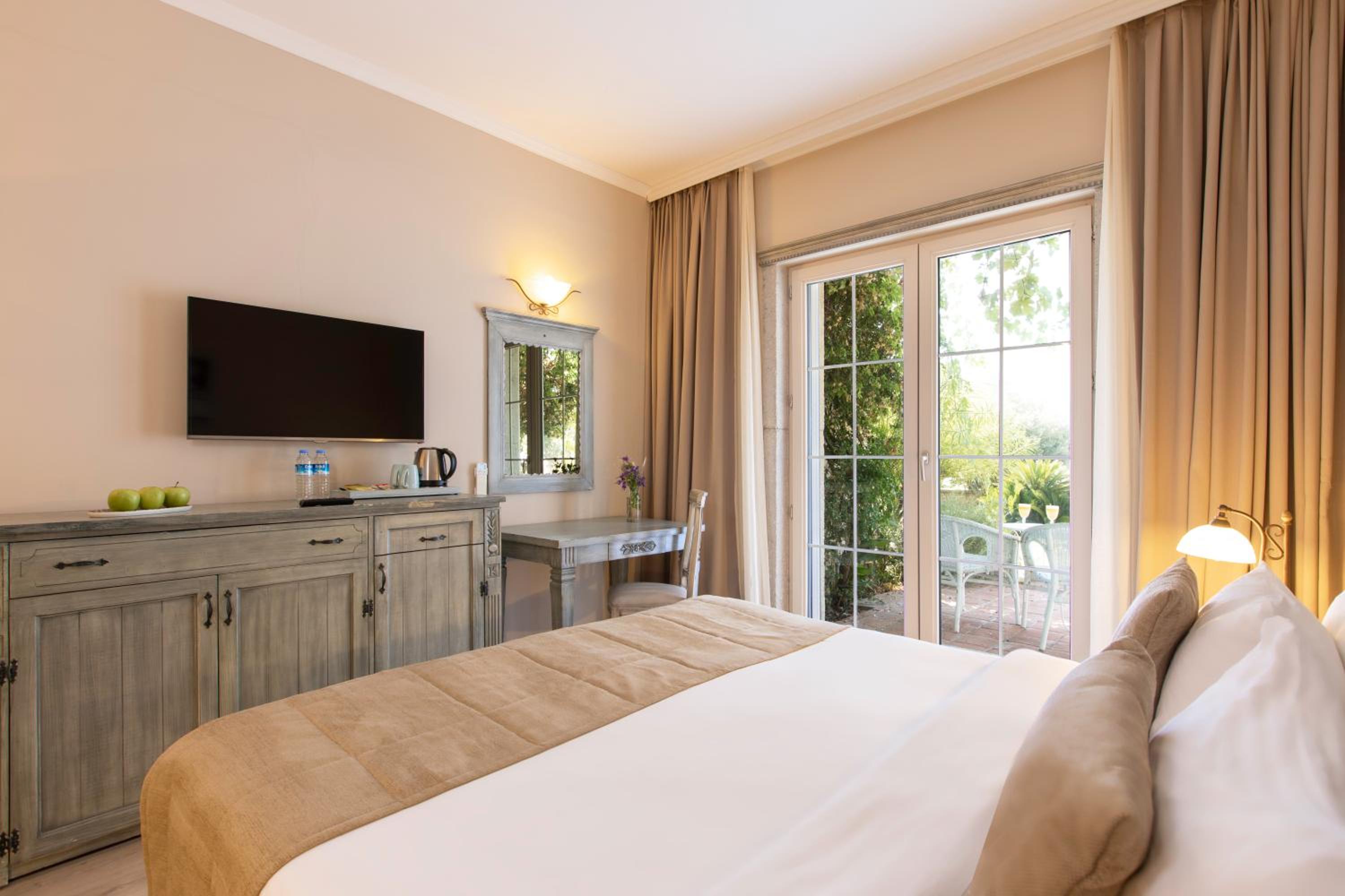 Double or Twin Room with Terrace photo 2