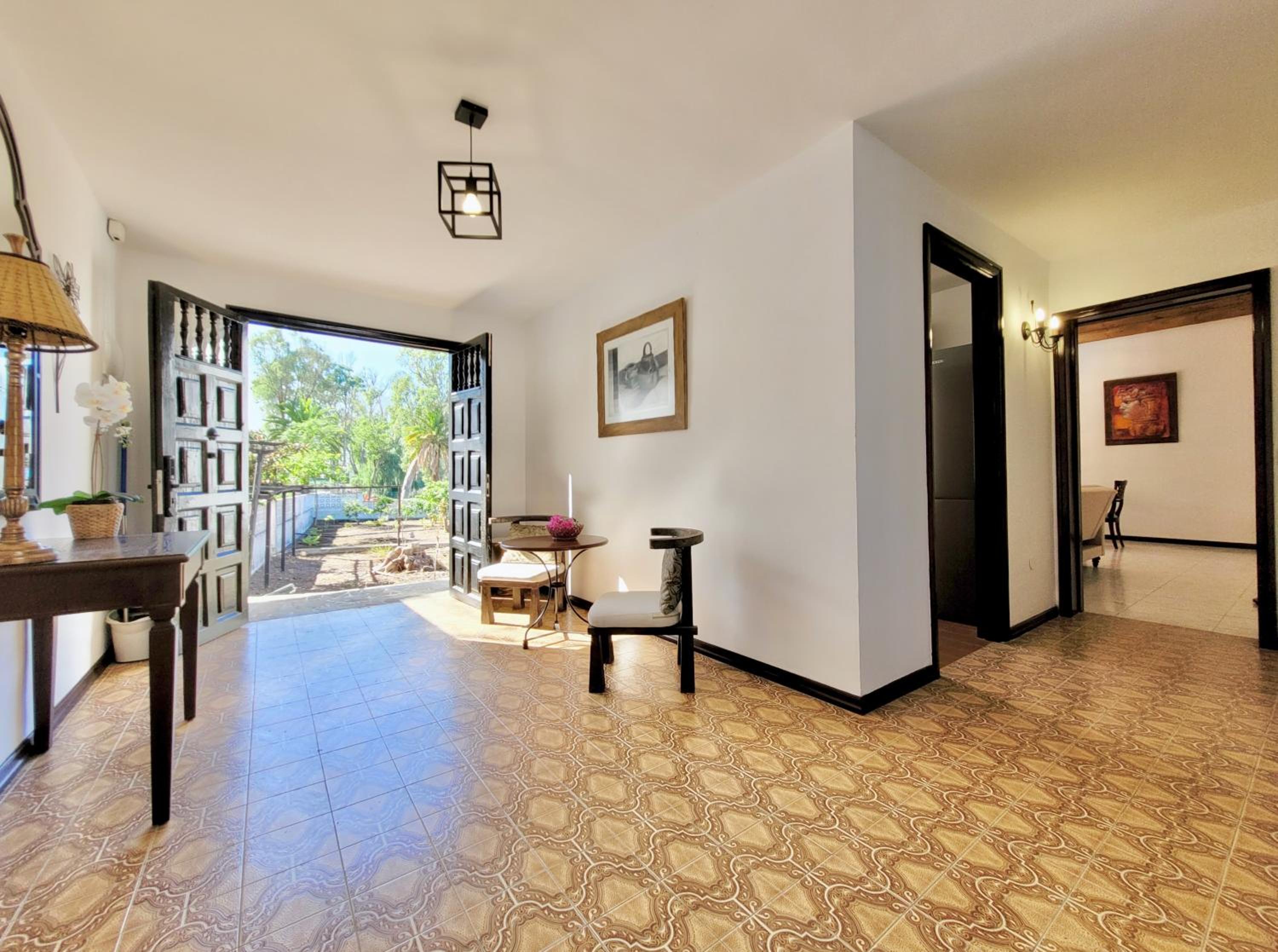 One-Bedroom House photo 2
