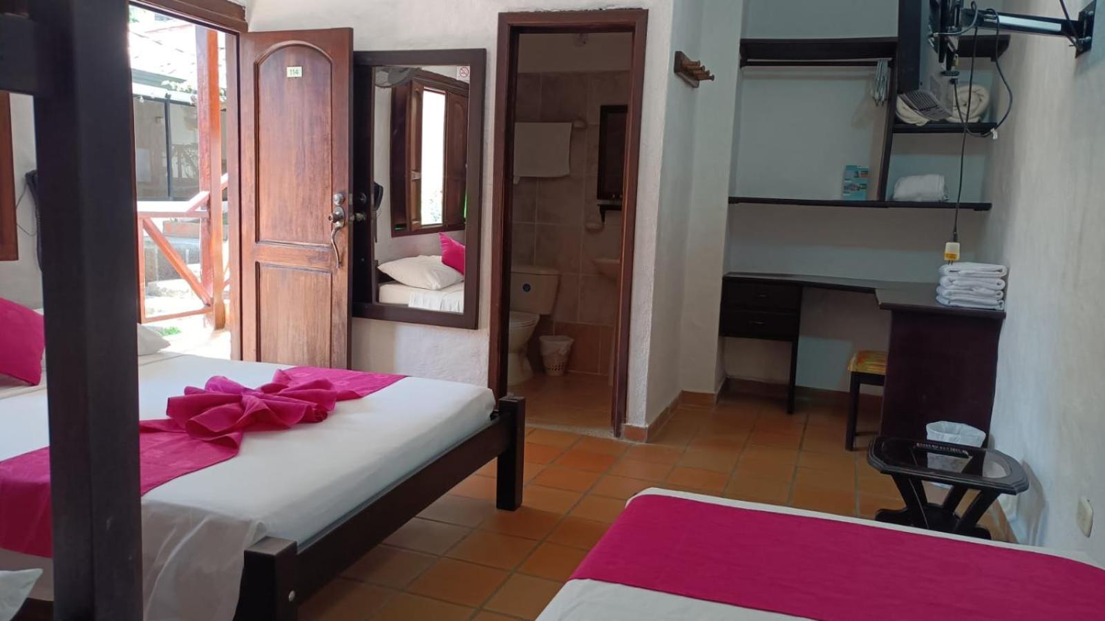Quadruple Room with Bathroom photo 2