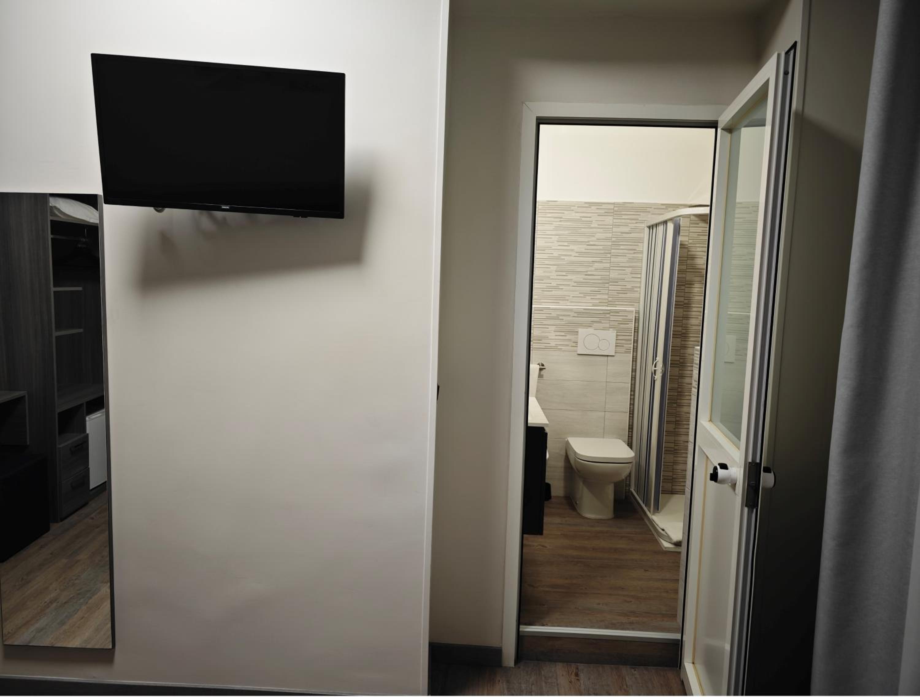 Deluxe Room - Photo 7