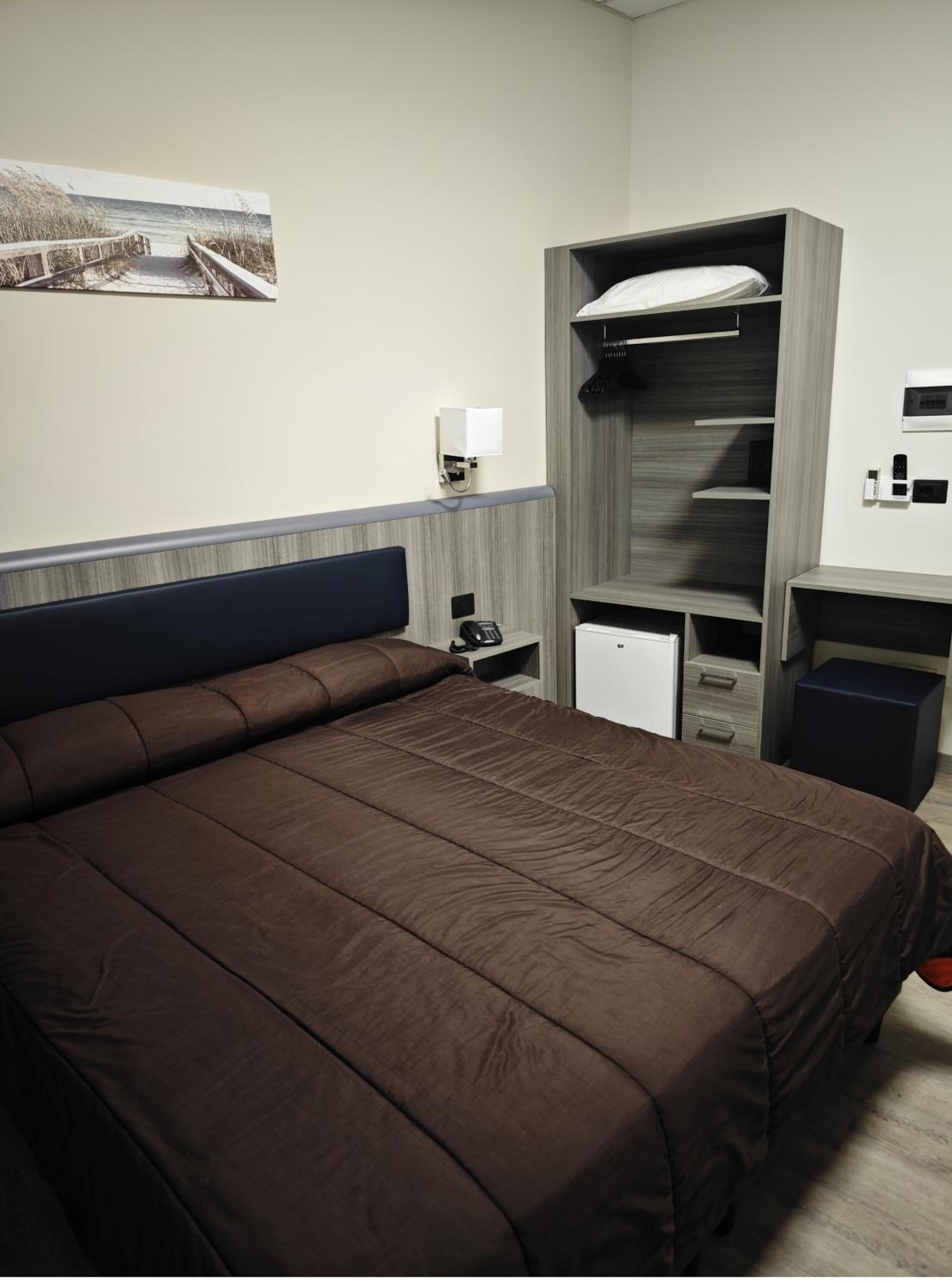 Deluxe Room - Photo 8